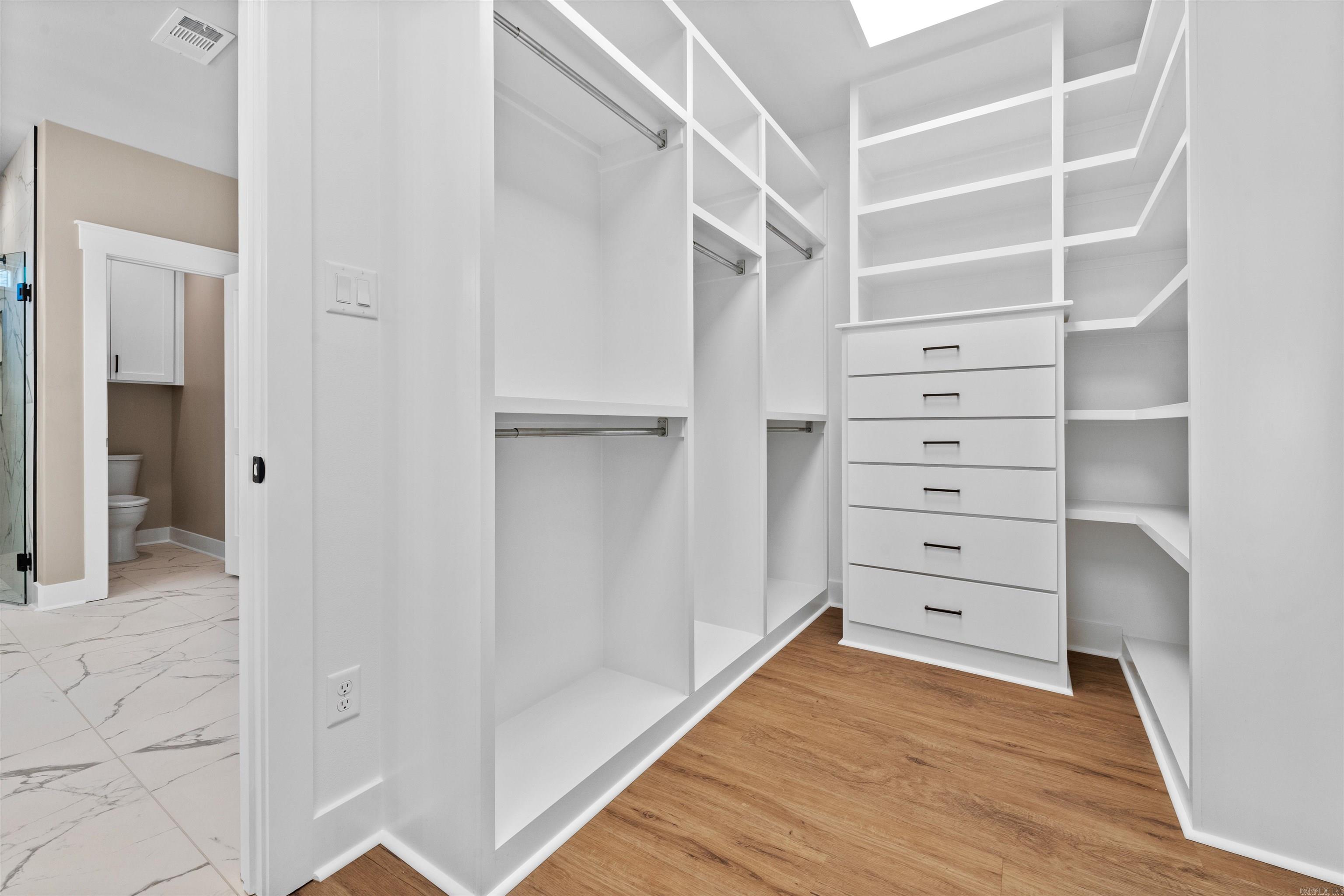 FOXWOOD GARDENS - Residential