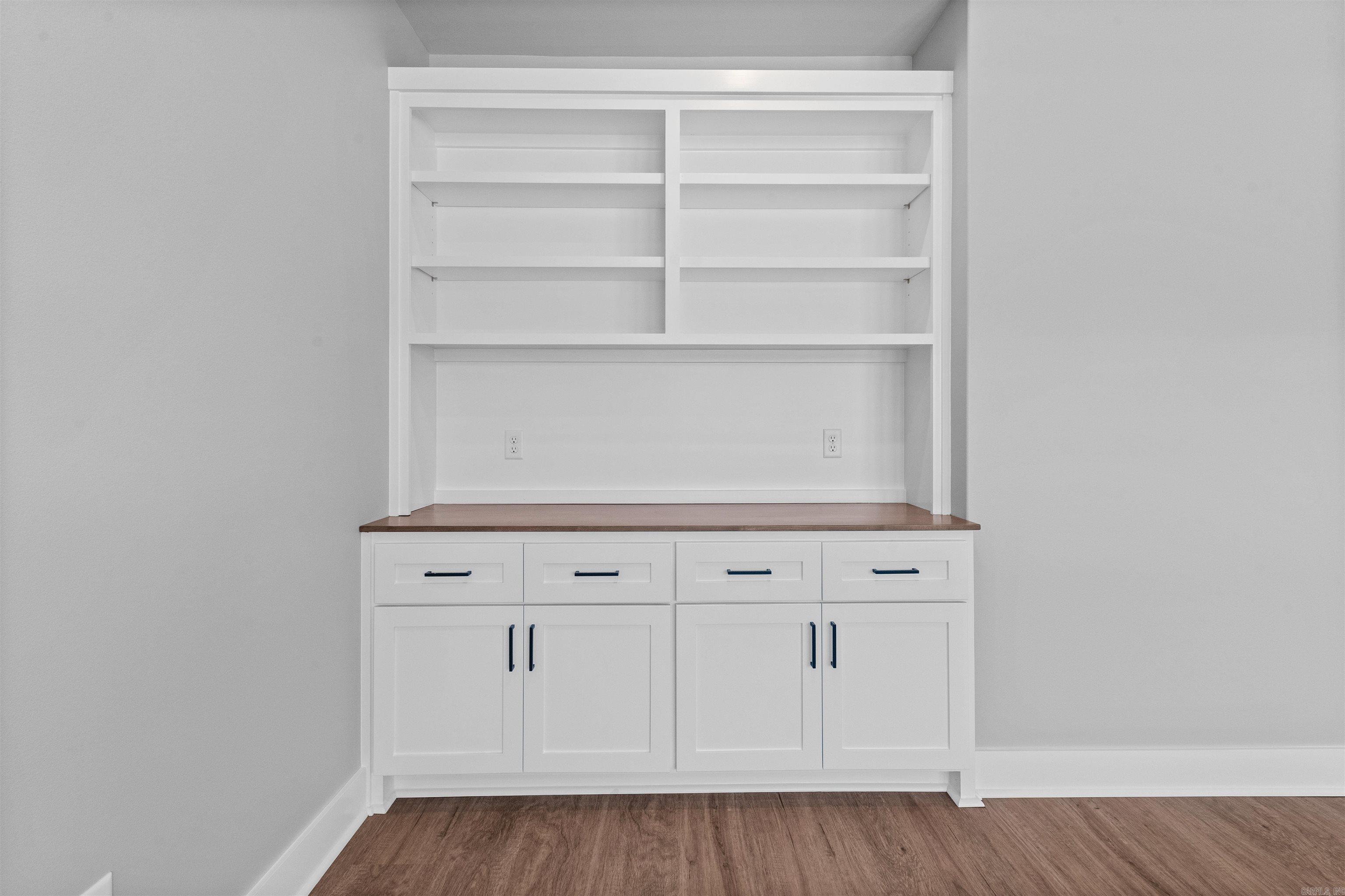 FOXWOOD GARDENS - Residential