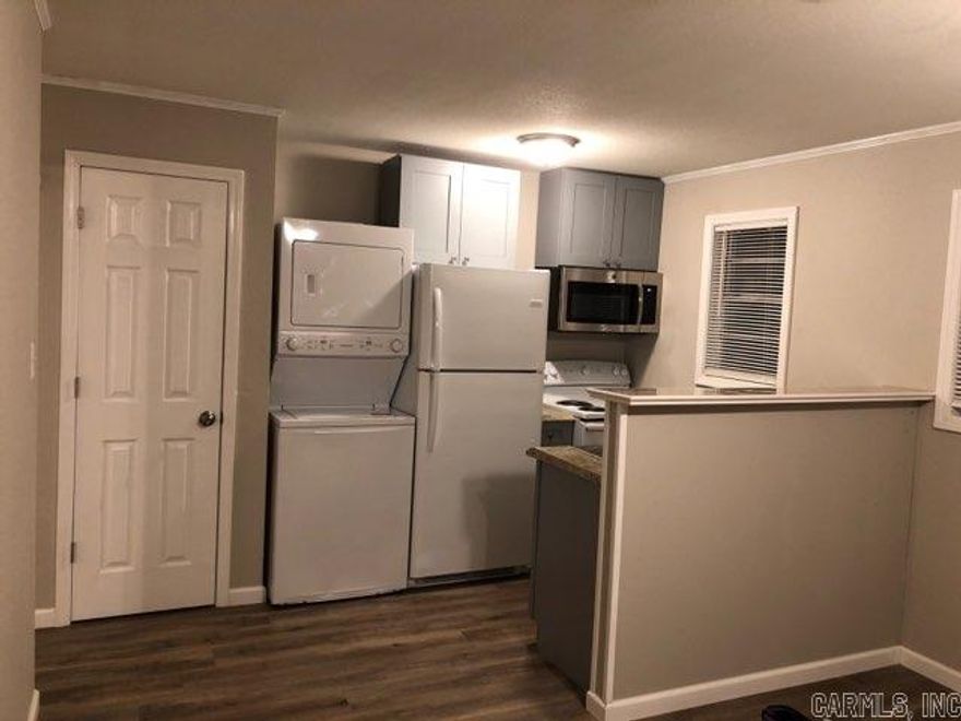 FULLY FURNISHED + WIFI: Tour this quaint apartment conveniently located downtown. FULLY renovated in March 2020. Water, washer/dryer/microwave/WiFi included. Apartment is Non Smoking. Located minutes to hospitals, interstate access, River Market, Quapaw Qtr, Hillcrest/Heights, and more. Max Occupancy: 2; No Pets/ No-Smoking.   App Fee $40       Deposit $900 Schedule a tour between: Mon - Fri  4pm - 6pm & Sat/Sun between 12am - 2pm. Call or Text 501-420-4664 to tour.
