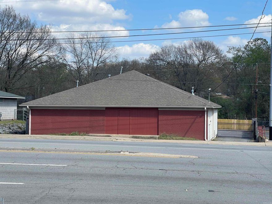 Mid-town commercial building located in heart of Little Rock. This property is fully fenced and gated with rear entrances. There are a number of offices and conference room along with a breakroom. Upstairs heated and cool area, great for storage.