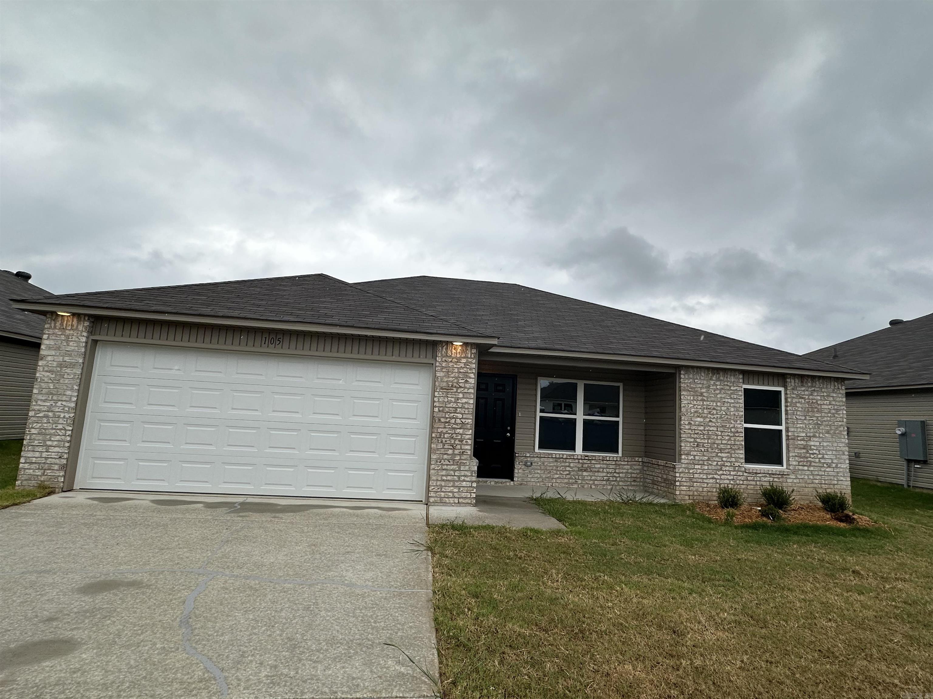 Coleman Floor Plan Upgrades in this home: Soaker tub/shower combo, 50 gallon water heater, Cheyenne style interior doors throughout homes, THIS HOME IS SCHEDULED TO BE COMPLETE IN LATE SEPTEMBER.