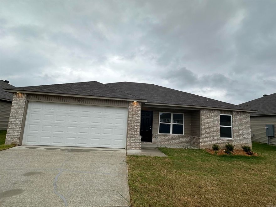 Coleman Floor Plan Upgrades in this home: Soaker tub/shower combo, 50 gallon water heater, Cheyenne style interior doors throughout homes,   THIS HOME IS SCHEDULED TO BE COMPLETE IN LATE SEPTEMBER.