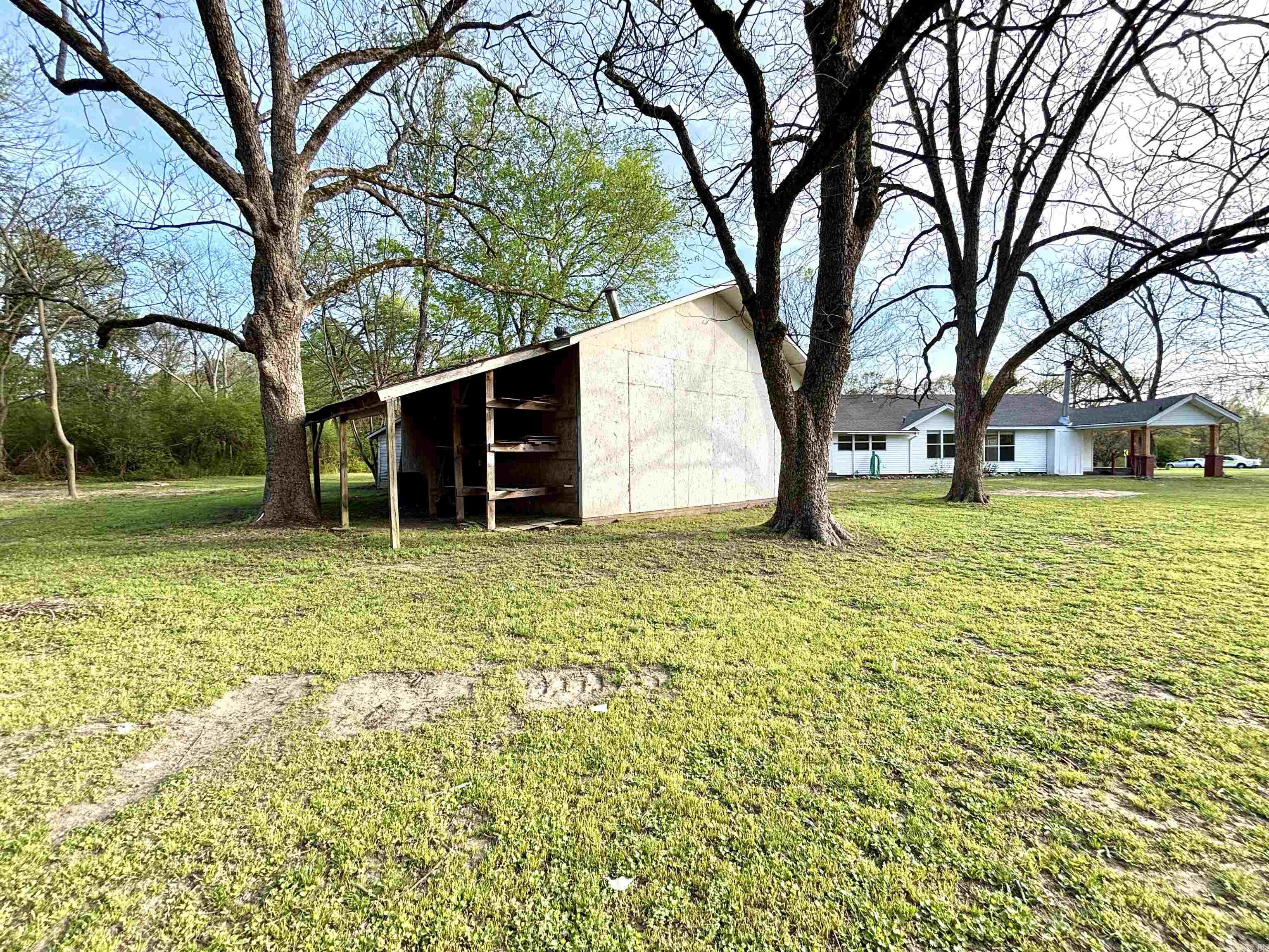 CITY ACREAGE C.C. - Residential