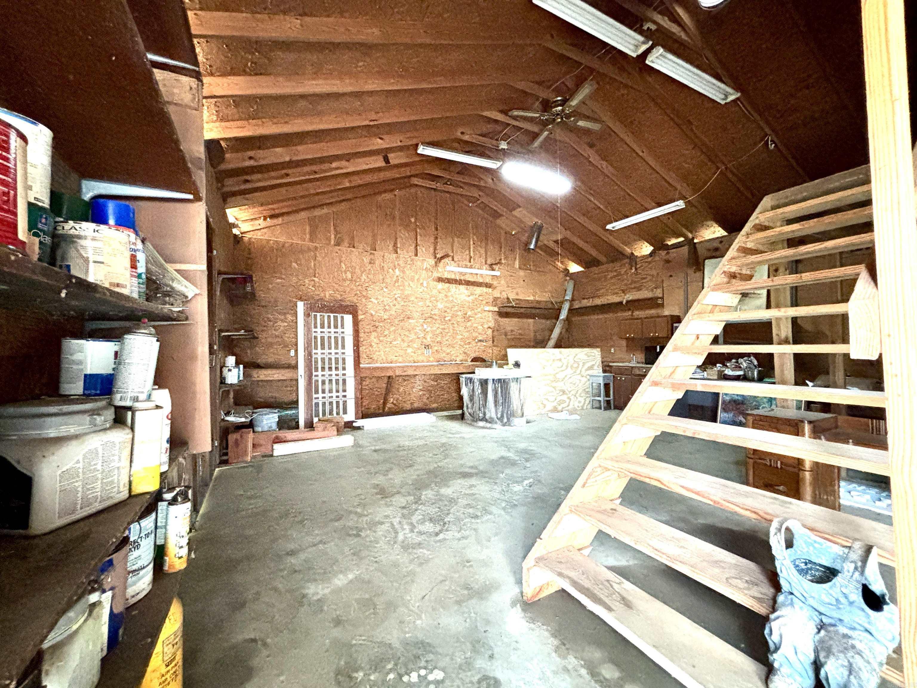 CITY ACREAGE C.C. - Residential