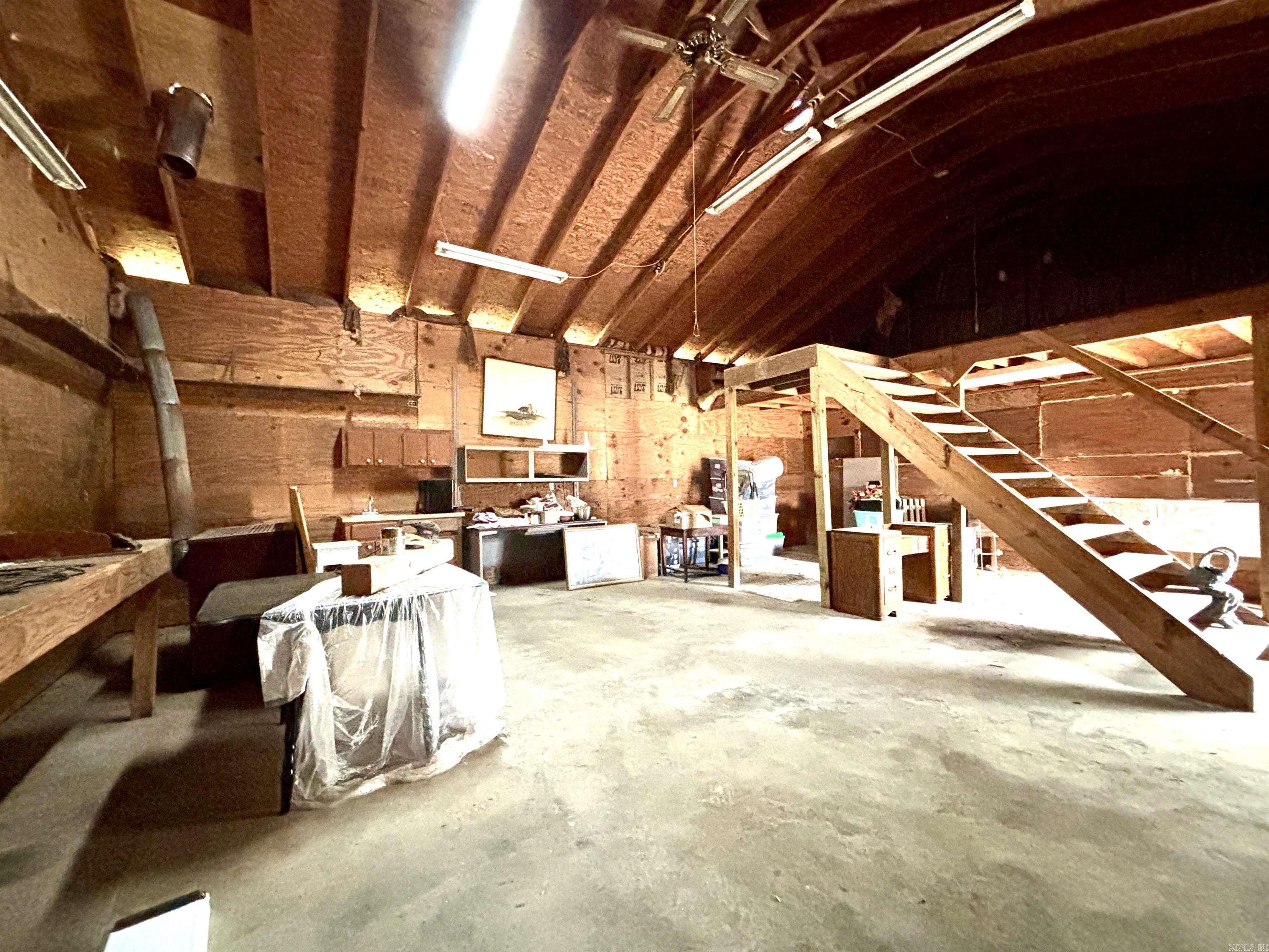 CITY ACREAGE C.C. - Residential