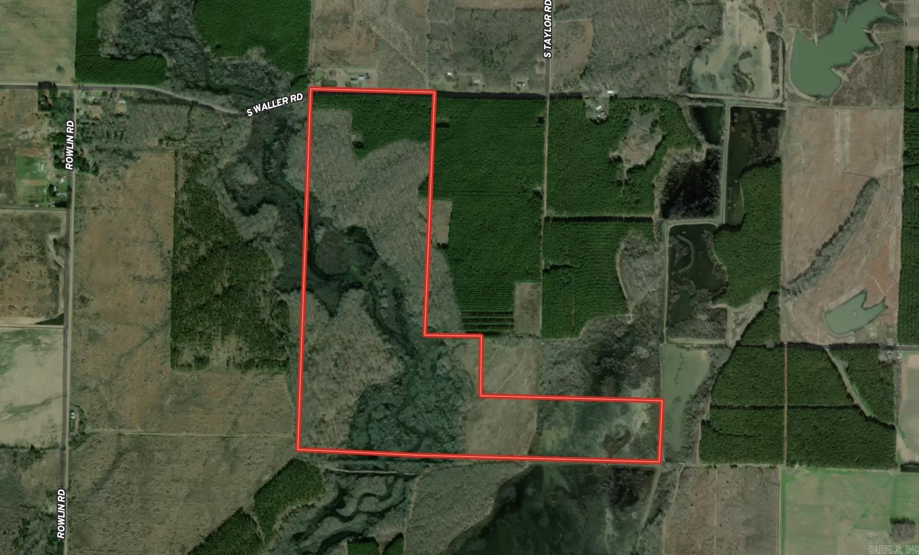 This White County tract boasts a fantastic location, 2 separate creeks used by ducks, upland pine, hardwood ridges/draws and great access.  This area continues to be developed by private land owners to be more appealing to waterfowl and because of its proximity to Hurricane and Bald Knob refuge, there are a lot of birds over this piece every winter.  The property is accessed from the county road on the north and once on the property you immediately feel the privacy.  The roads wind through the property giving good access to most everything, including a boat launch into Mingo Creek that snakes its way down the west side of the property.  Cypress Creek cuts across the southeast part of the property giving you a completely different duck hole away from the Mingo Creek holes.  Overall this is a real do all property close to public ground and minutes from the amenities of town.
