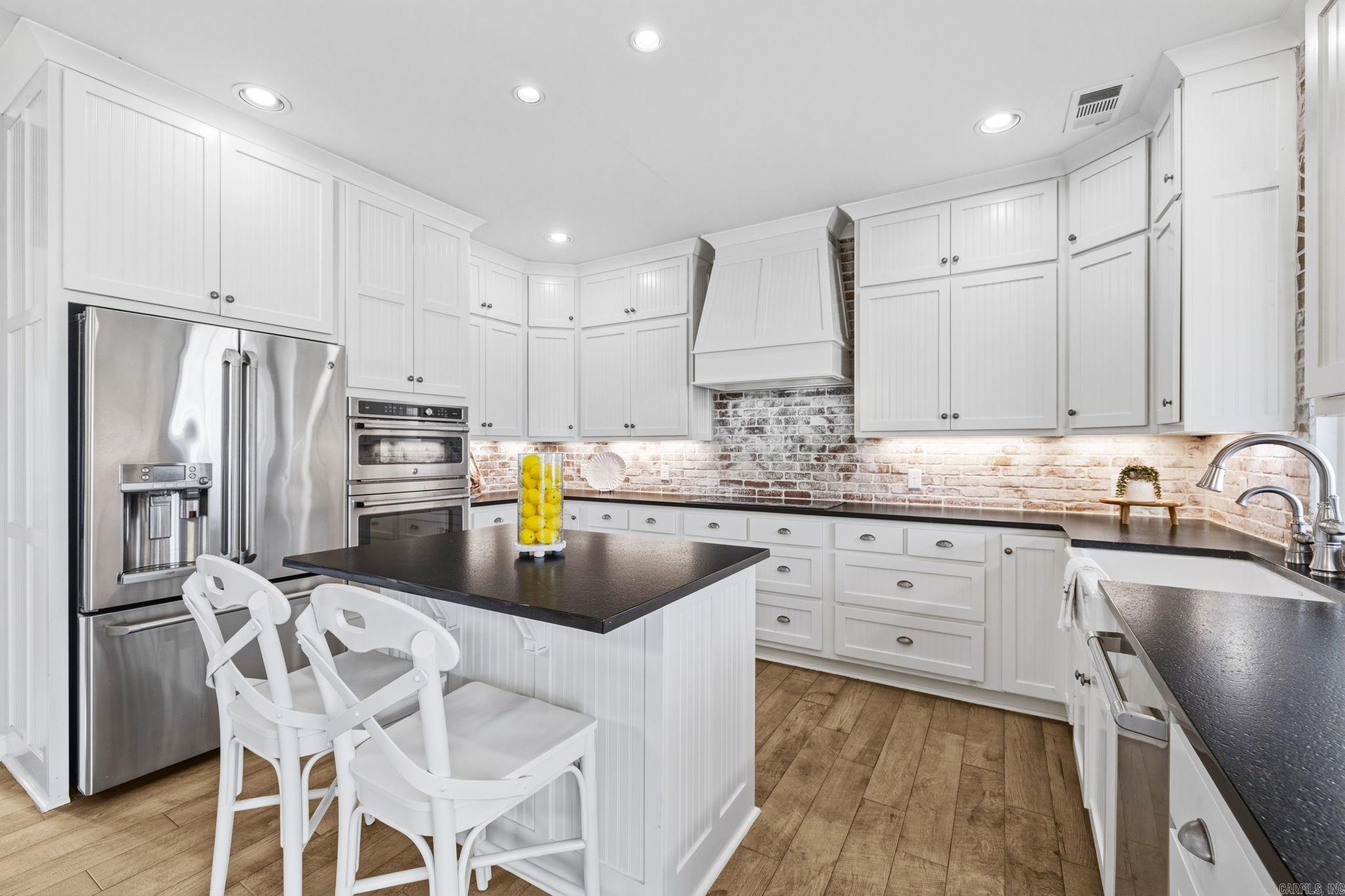 ARLINGTON ESTATES - Residential