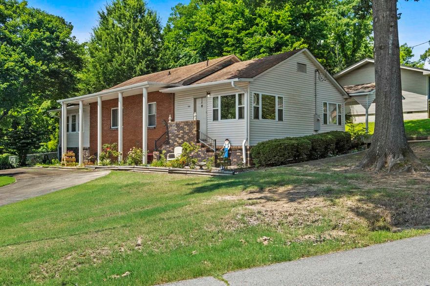 Well kept home in the heart of beautiful Heber Springs!  Walking distance from schools, downtown shopping and Spring park. Home has porch, spacious fenced back yard with large shade trees in front and back.  Two living areas for extra space!  Call to schedule your private showing today!