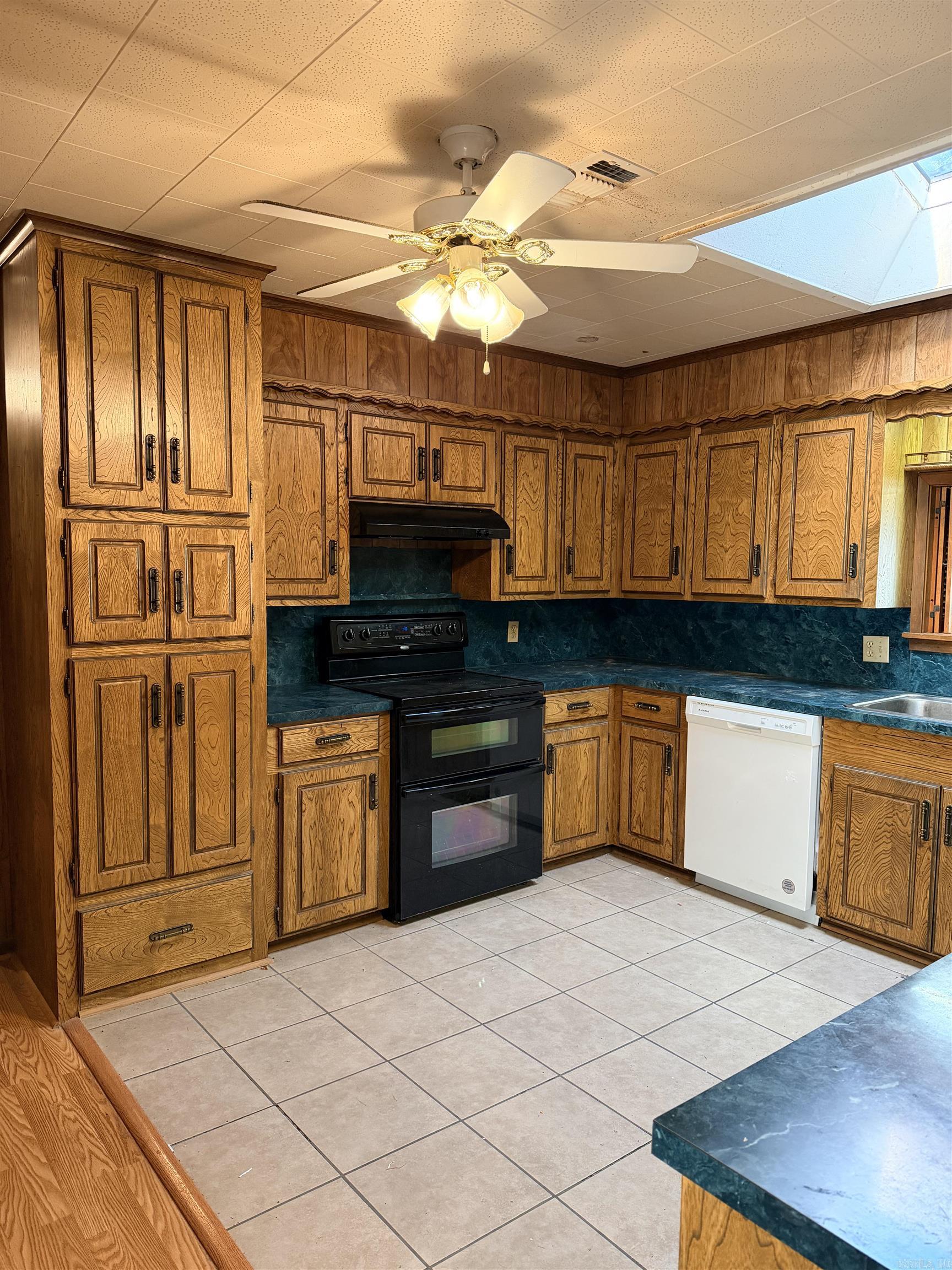 OAKHURST F - Residential