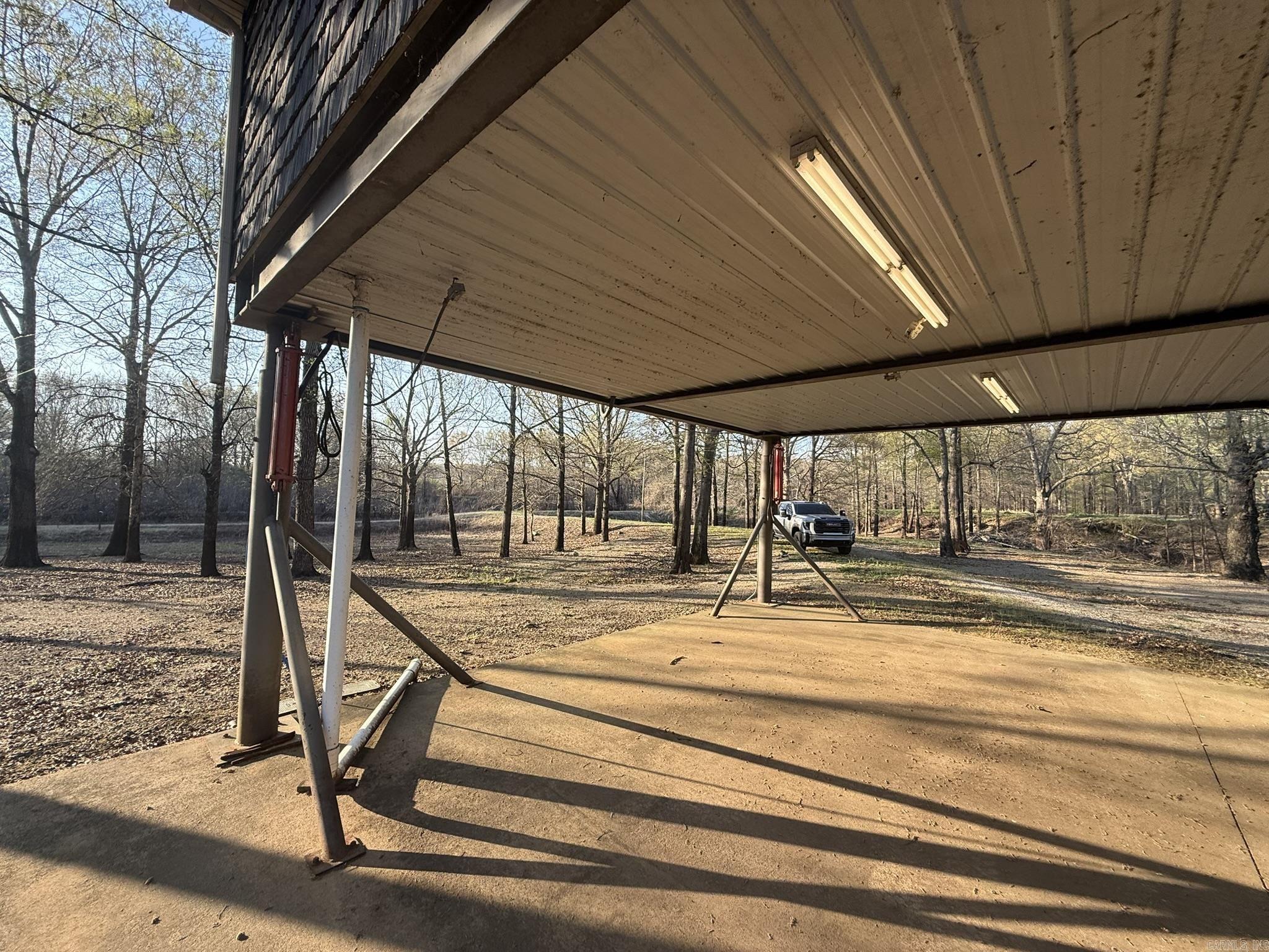 ARKANSAS ESTATES - Residential