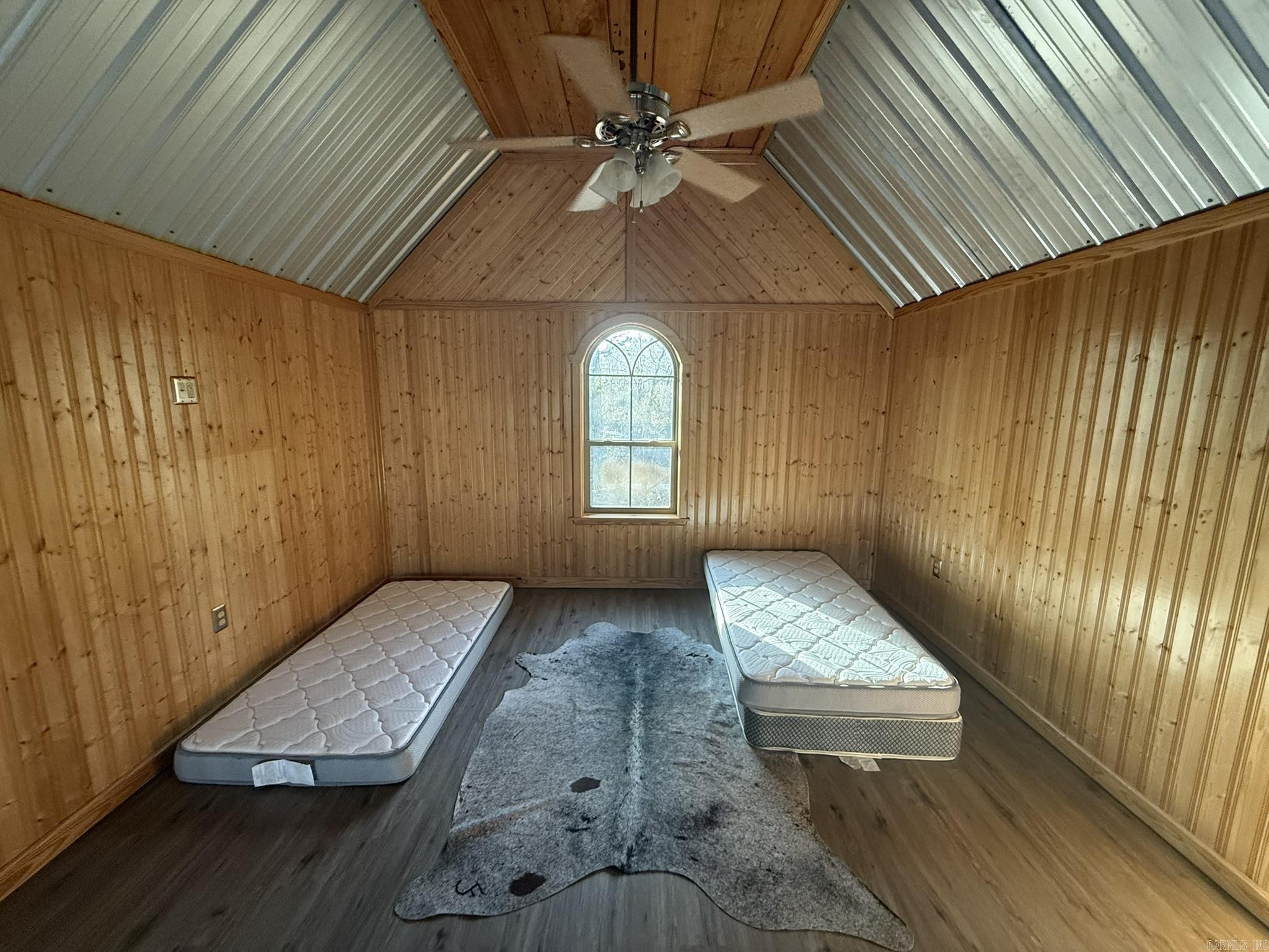 ARKANSAS ESTATES - Residential