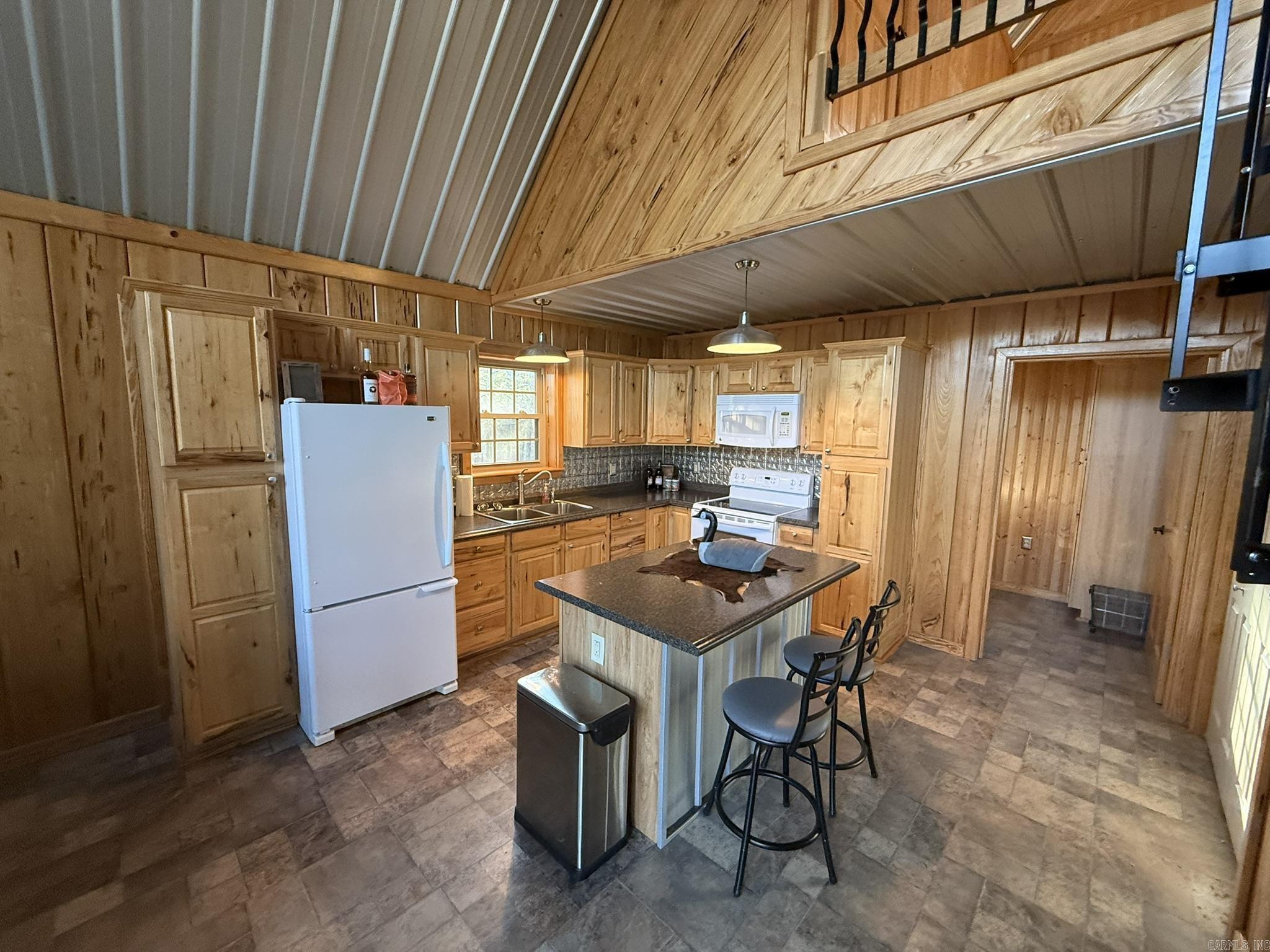 ARKANSAS ESTATES - Residential