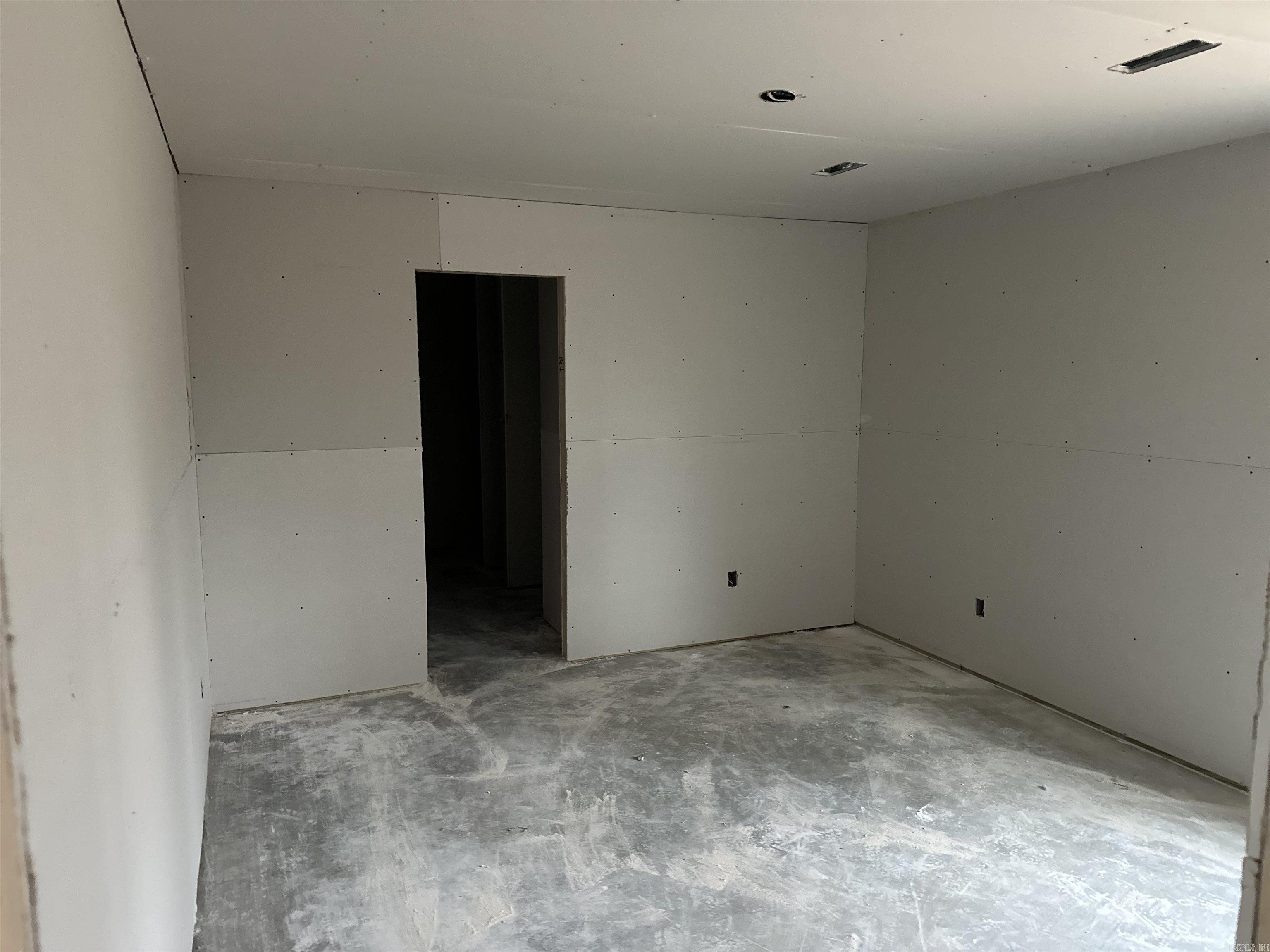 COUNTRY CLUB OF ARK THE - Residential