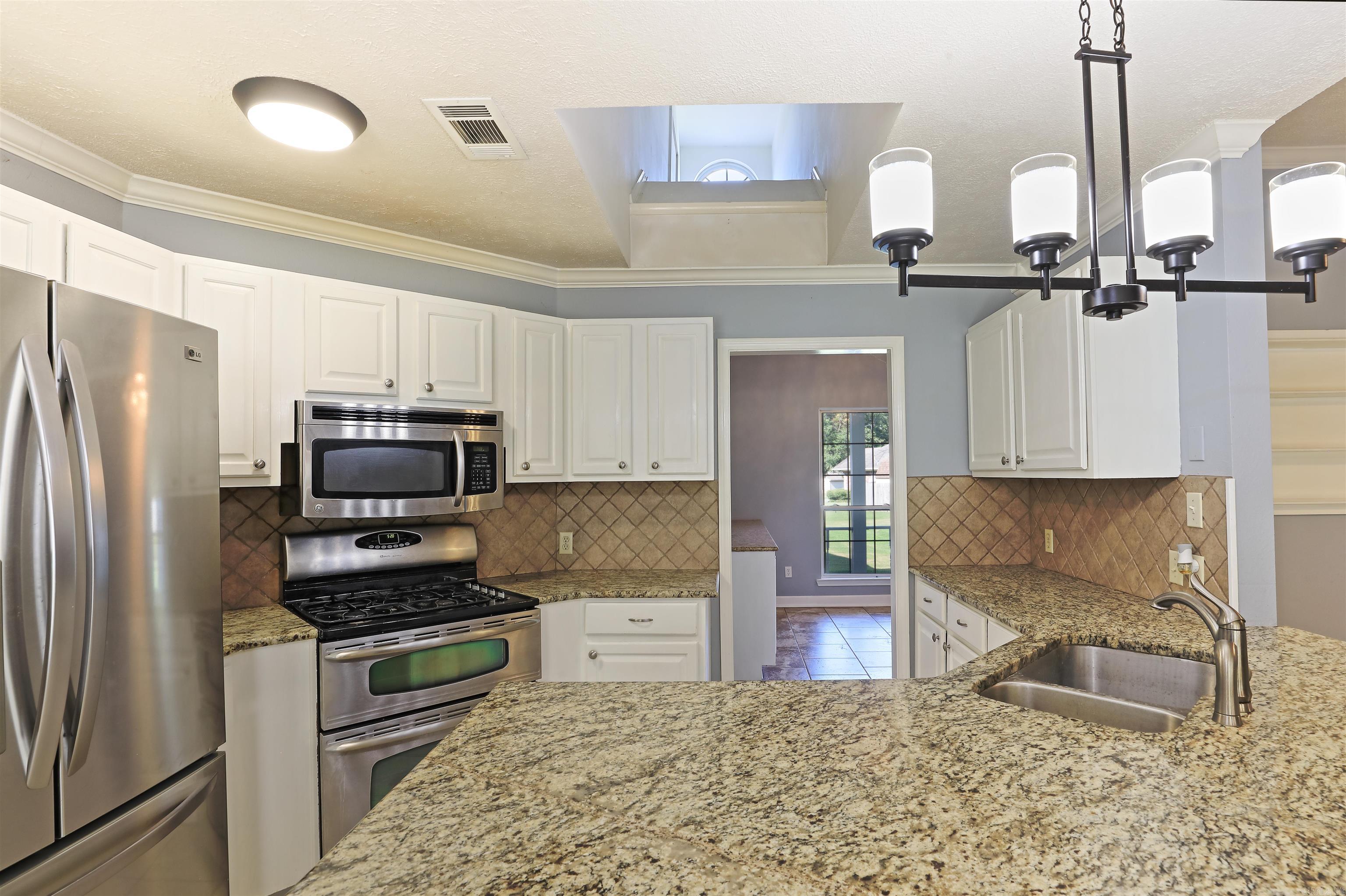 HONEYSUCKLE HILLS ADD - Residential