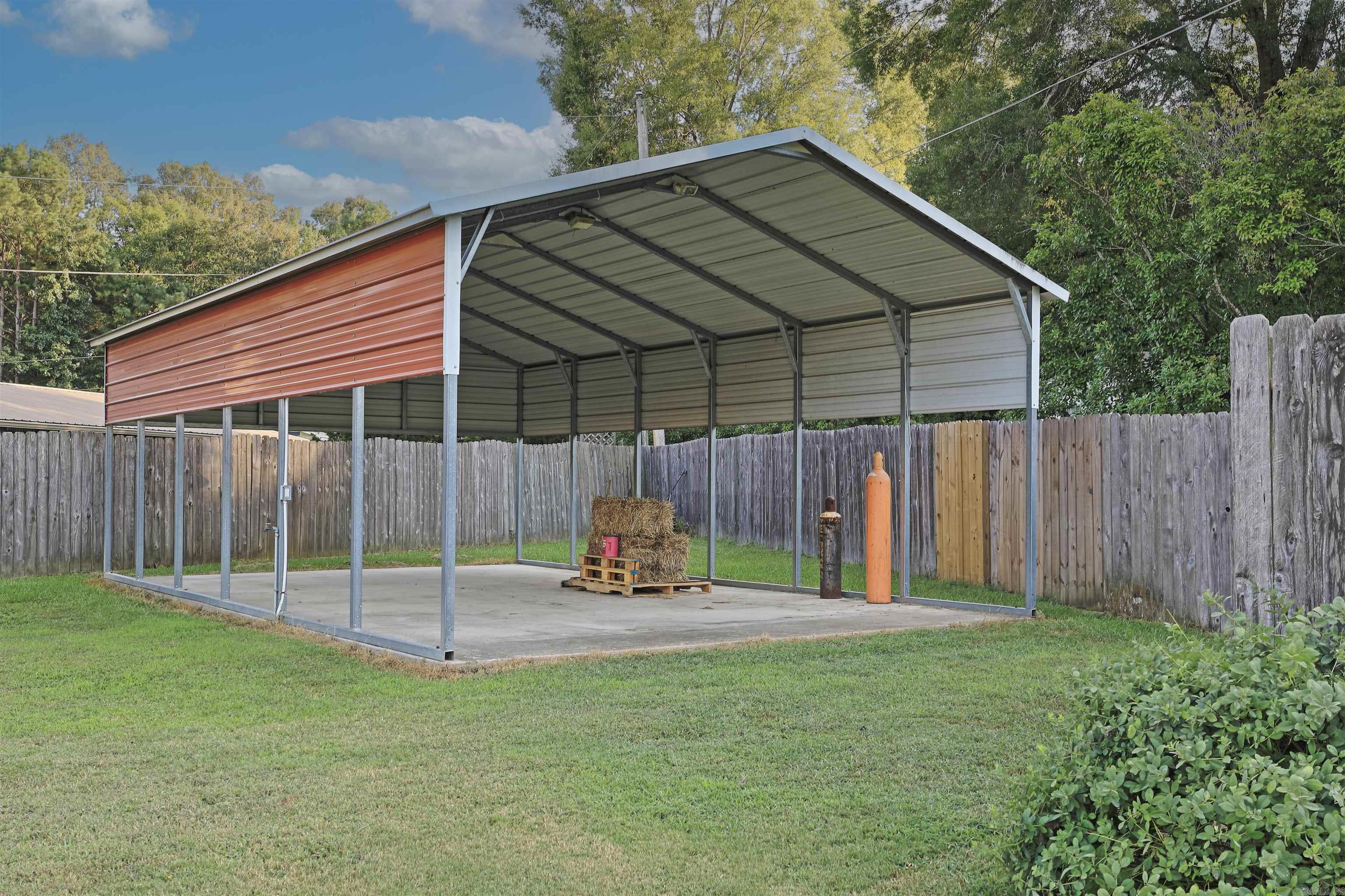 HONEYSUCKLE HILLS ADD - Residential