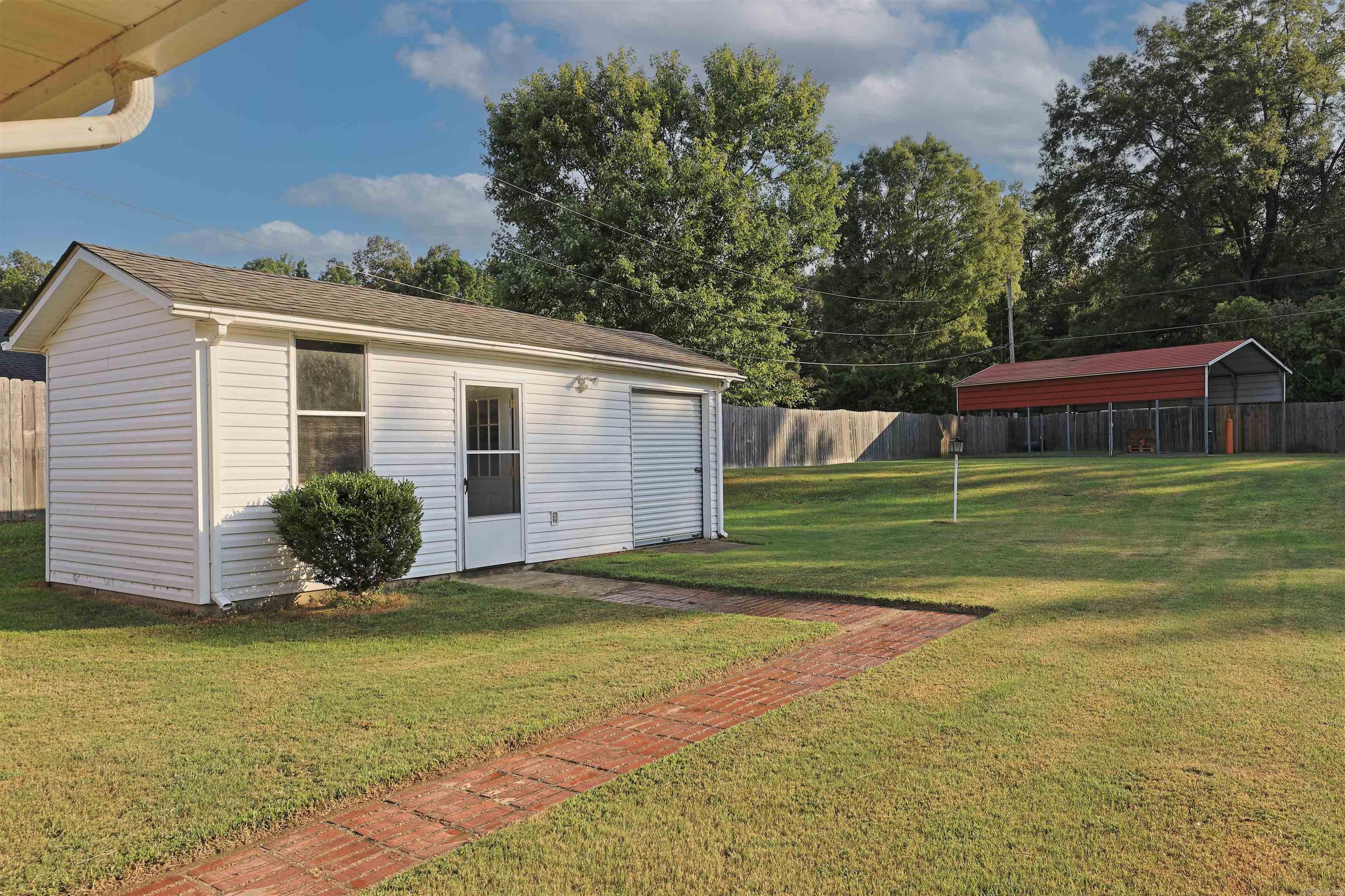 HONEYSUCKLE HILLS ADD - Residential