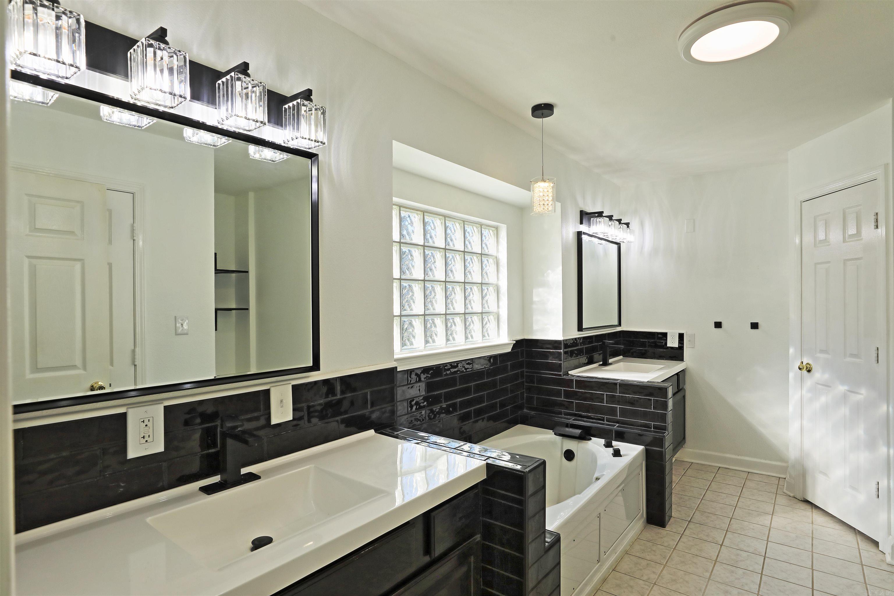 HONEYSUCKLE HILLS ADD - Residential