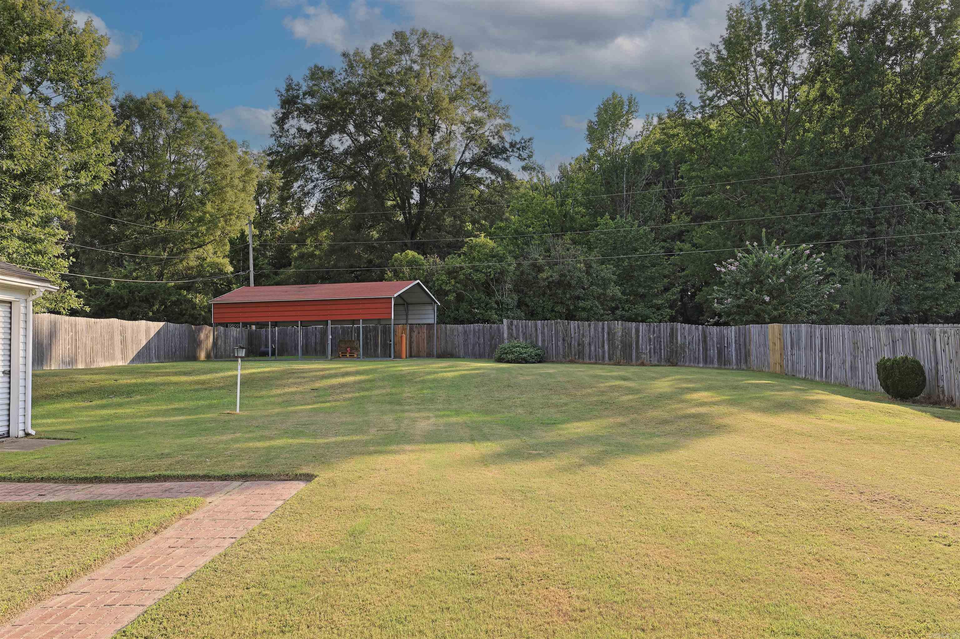 HONEYSUCKLE HILLS ADD - Residential