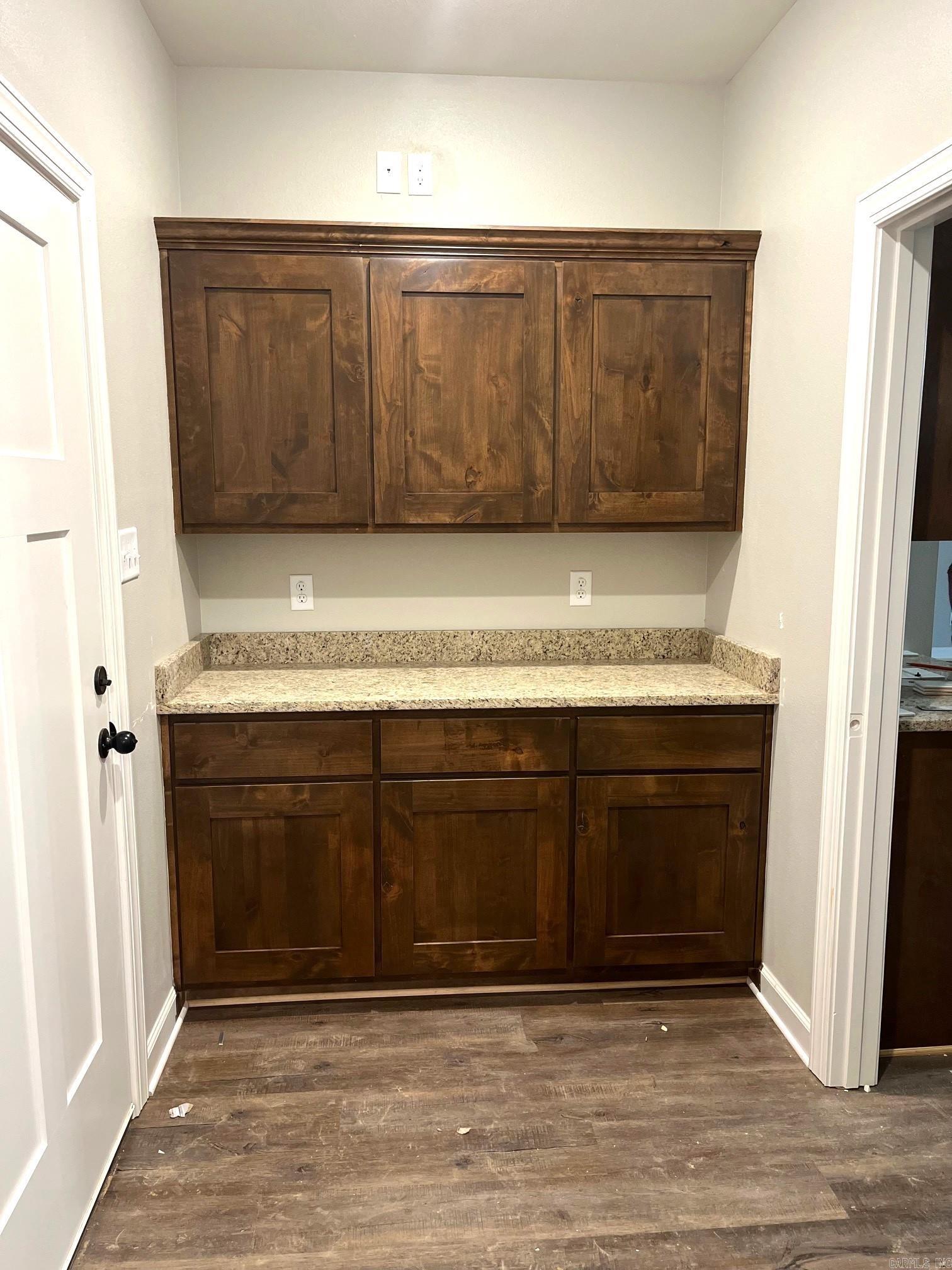 HURRICANE HILLS - Residential