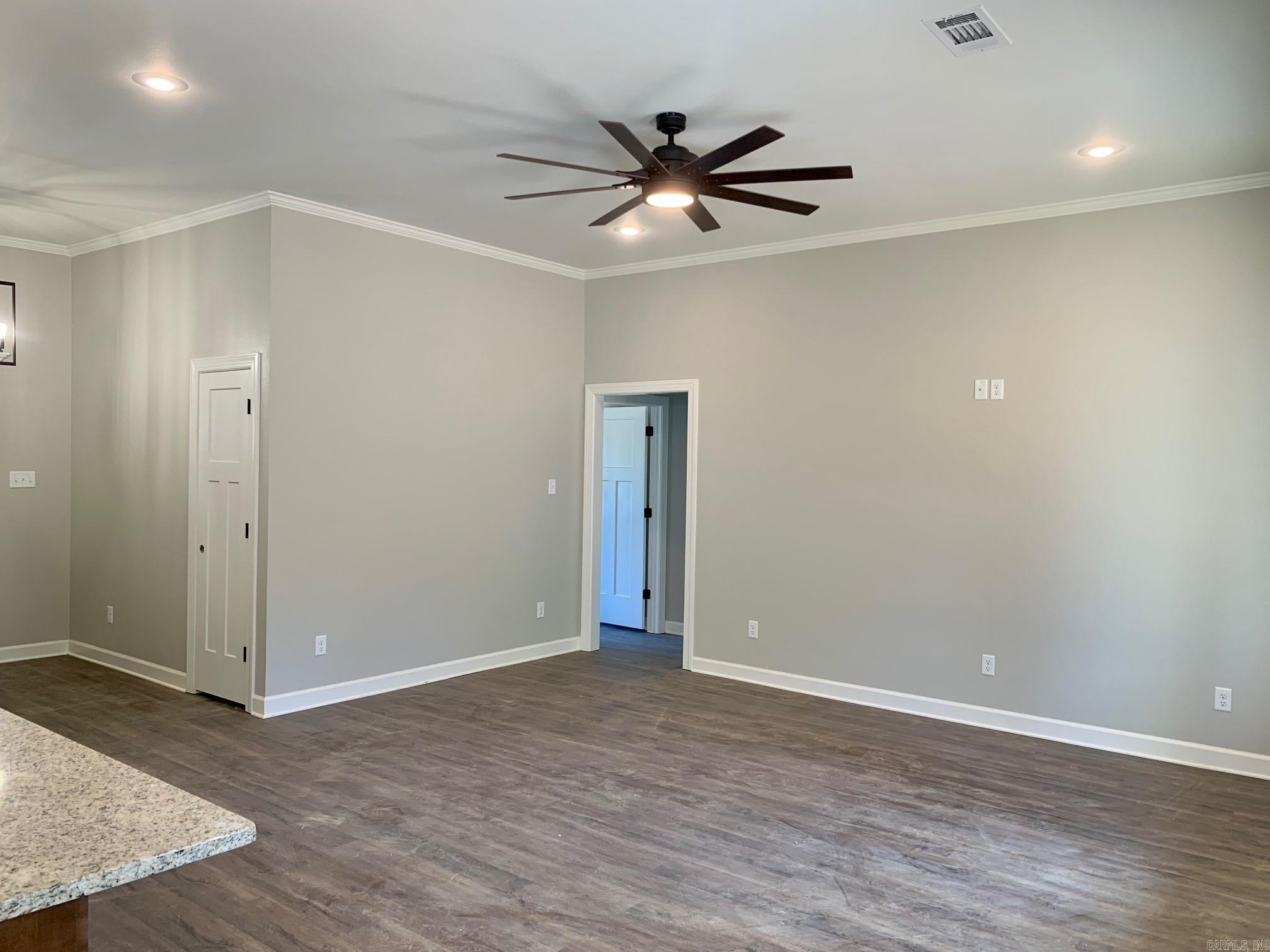 HURRICANE HILLS - Residential