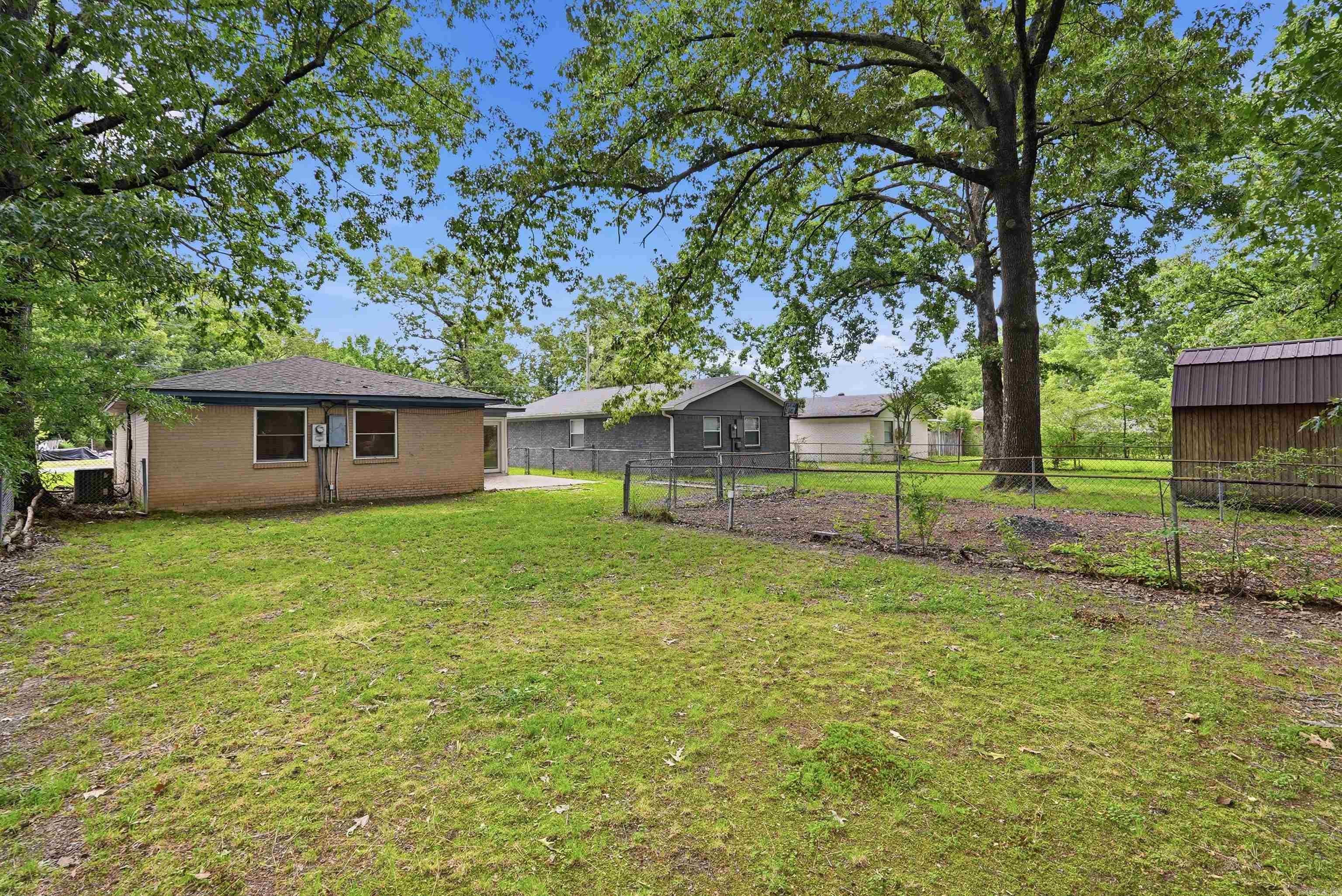 ORIGINAL TOWN-BRYANT - Residential