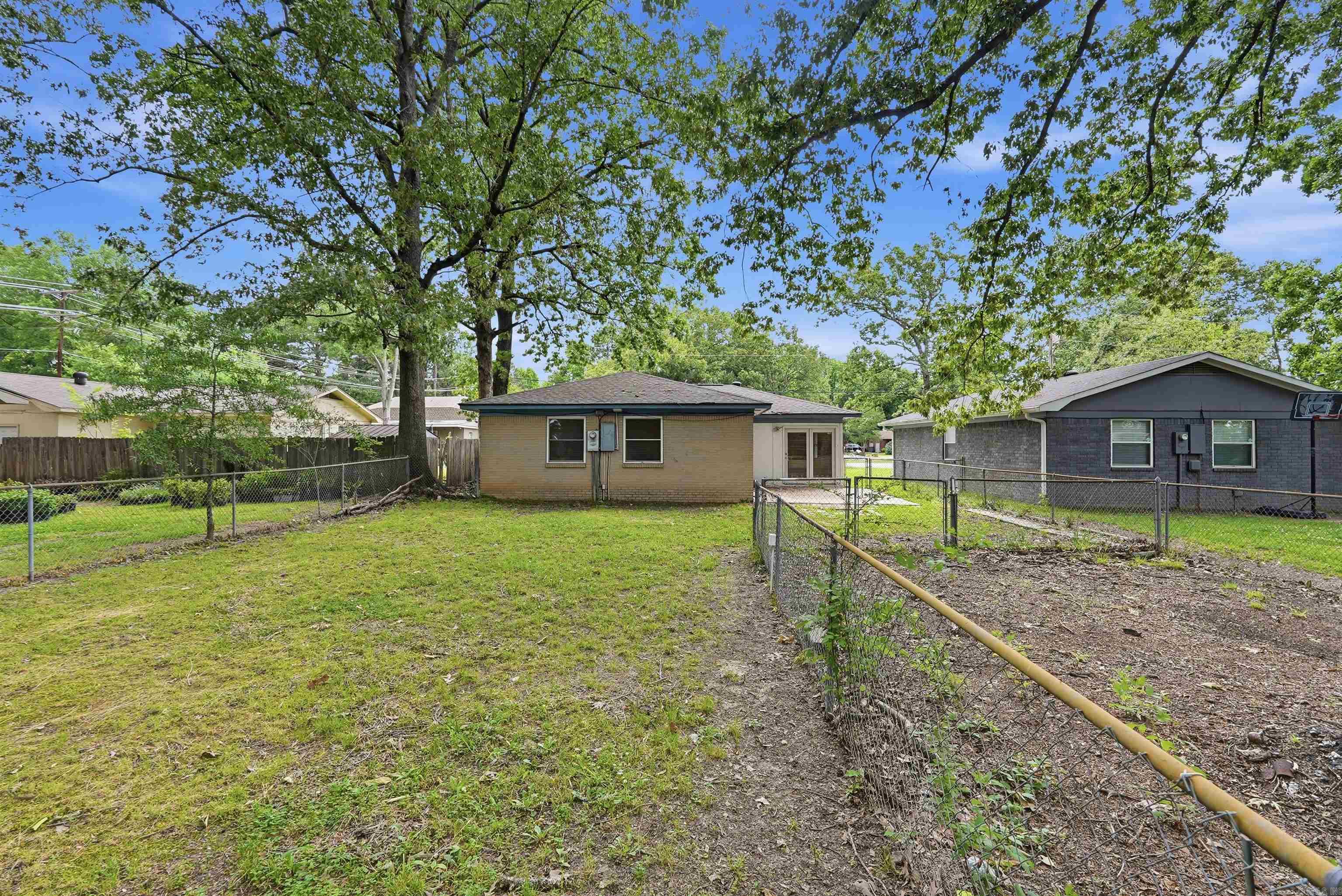 ORIGINAL TOWN-BRYANT - Residential