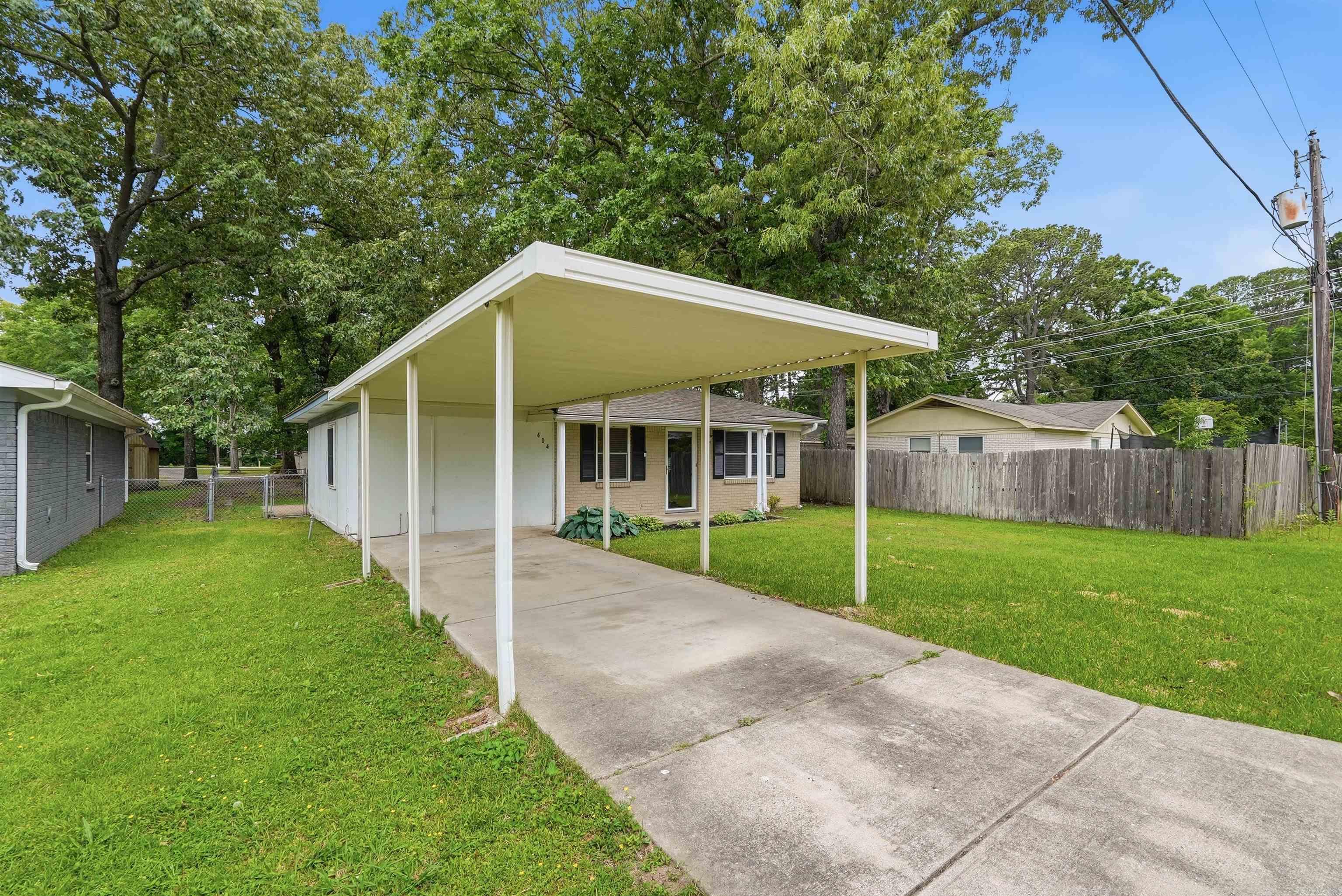 ORIGINAL TOWN-BRYANT - Residential