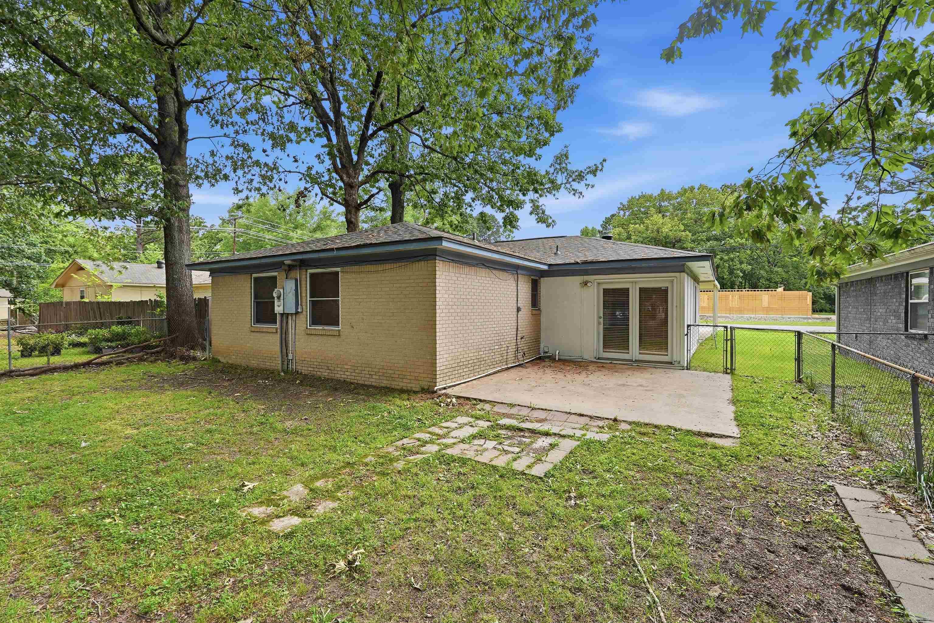 ORIGINAL TOWN-BRYANT - Residential