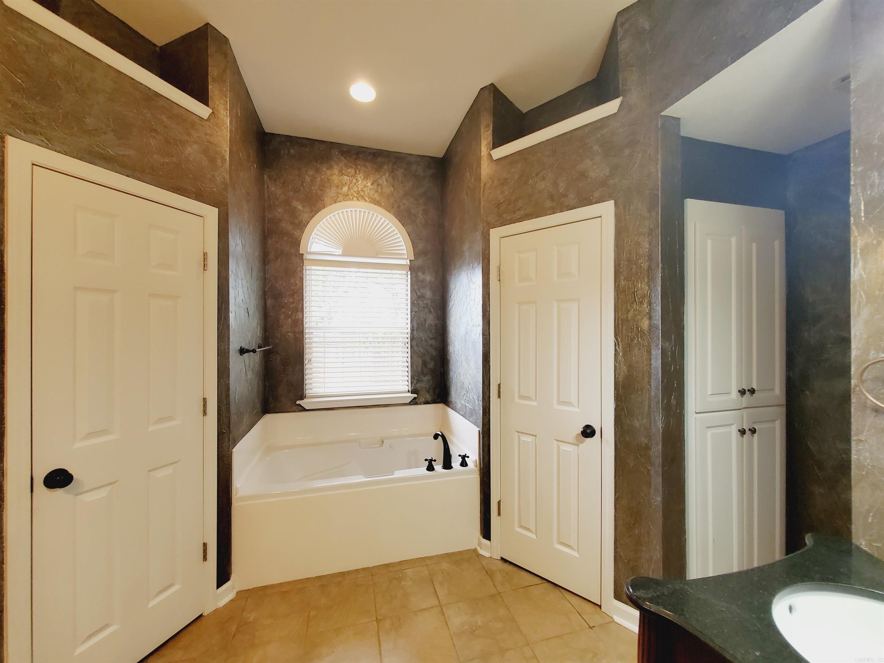 GARDEN OAKS ADDN - Residential