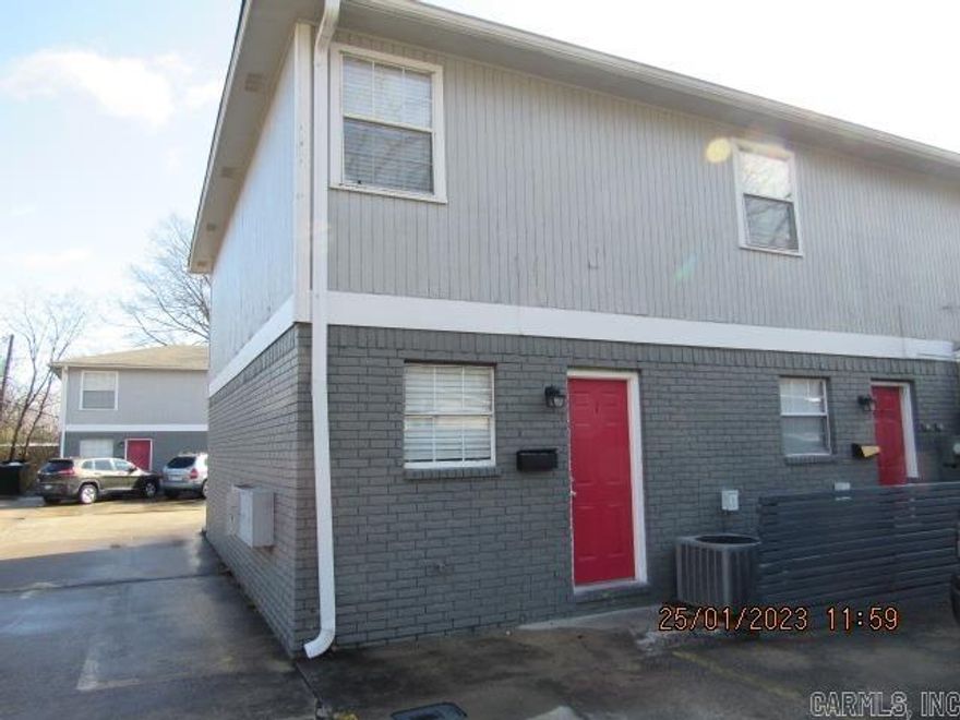 Updated 2-bedroom 1.5 bath townhome, all new carpet & LVT flooring throughout in 2021, freshly painted interior in 2021, all new appliances including refrigerator, washer & dryer, all electric, new countertops in kitchen, 2-inch blinds throughout, new lighting fixtures throughout. Available Now. No pets allowed!***PLEASE NOTE WE DO NOT ADVERTISE ON CRAIGSLIST OR FACEBOOK MARKETPLACE. ANY LISTING OF OURS SEEN IS A SCAM!!!***