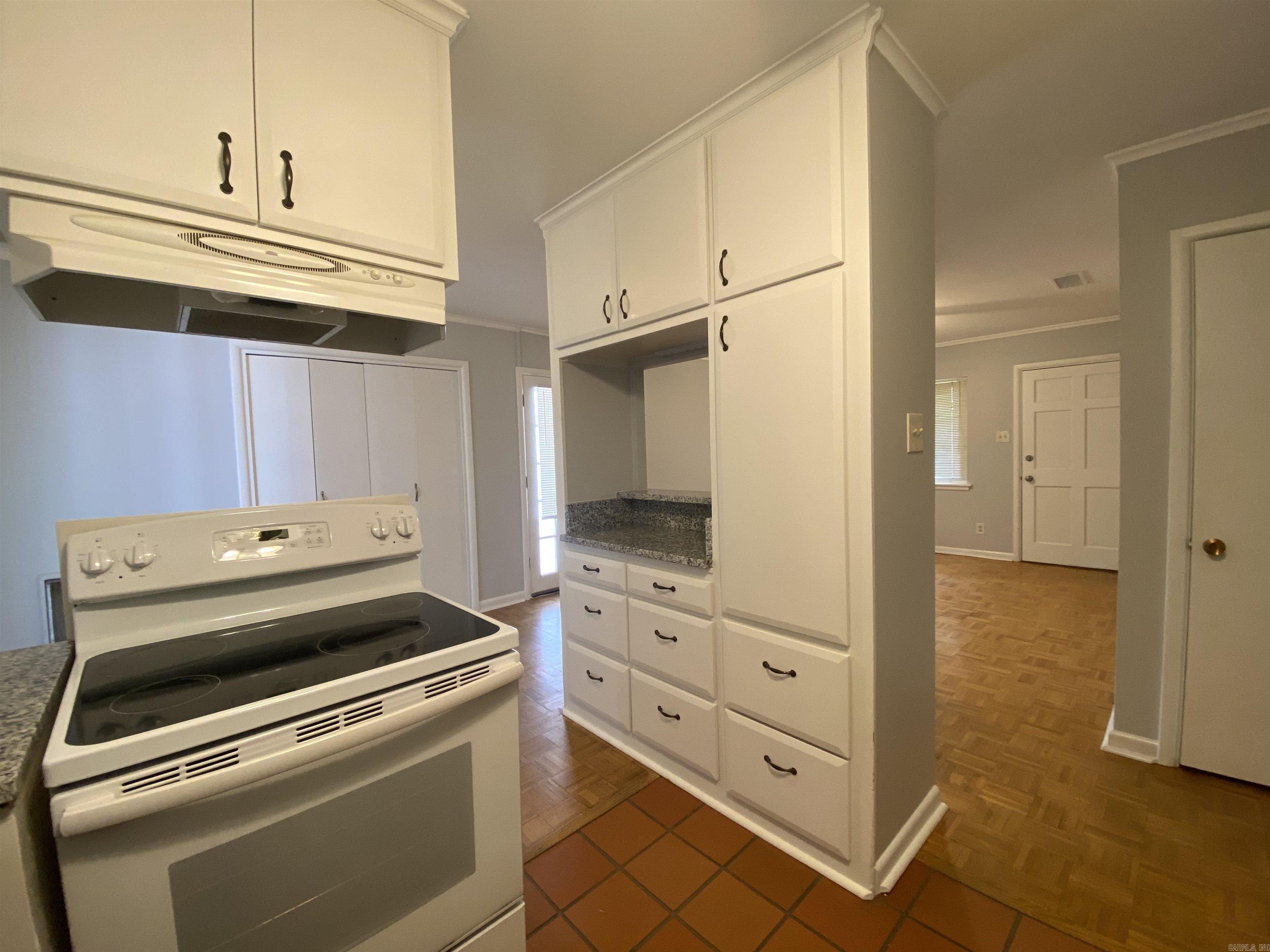 Ellis Acres - Residential Lease