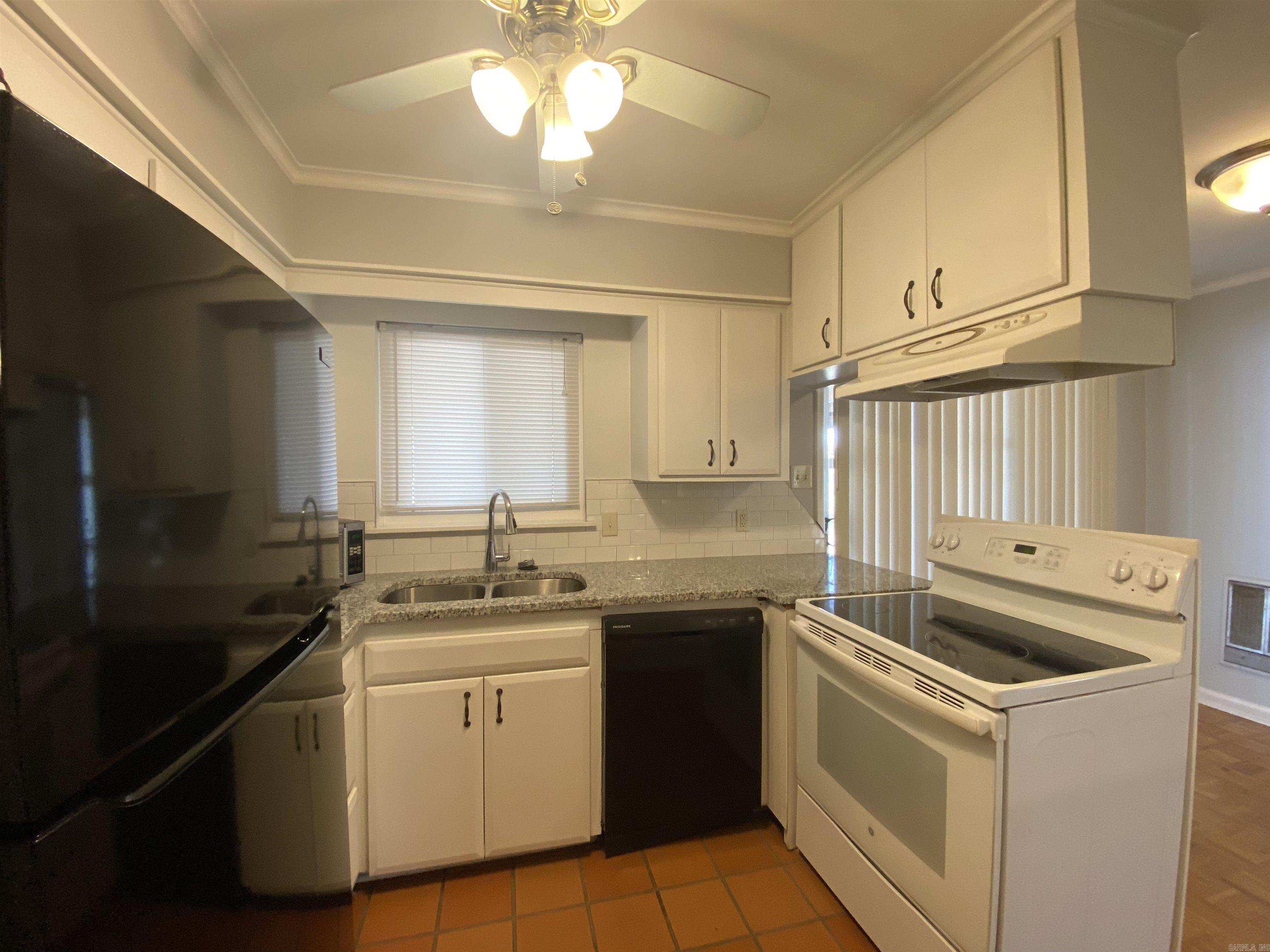 Ellis Acres - Residential Lease