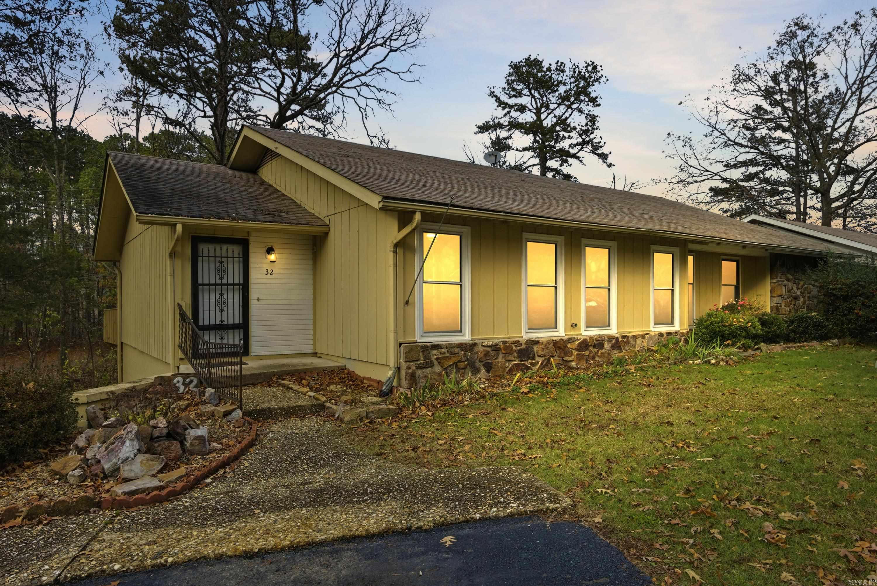 VALENCIA COURTS - Residential