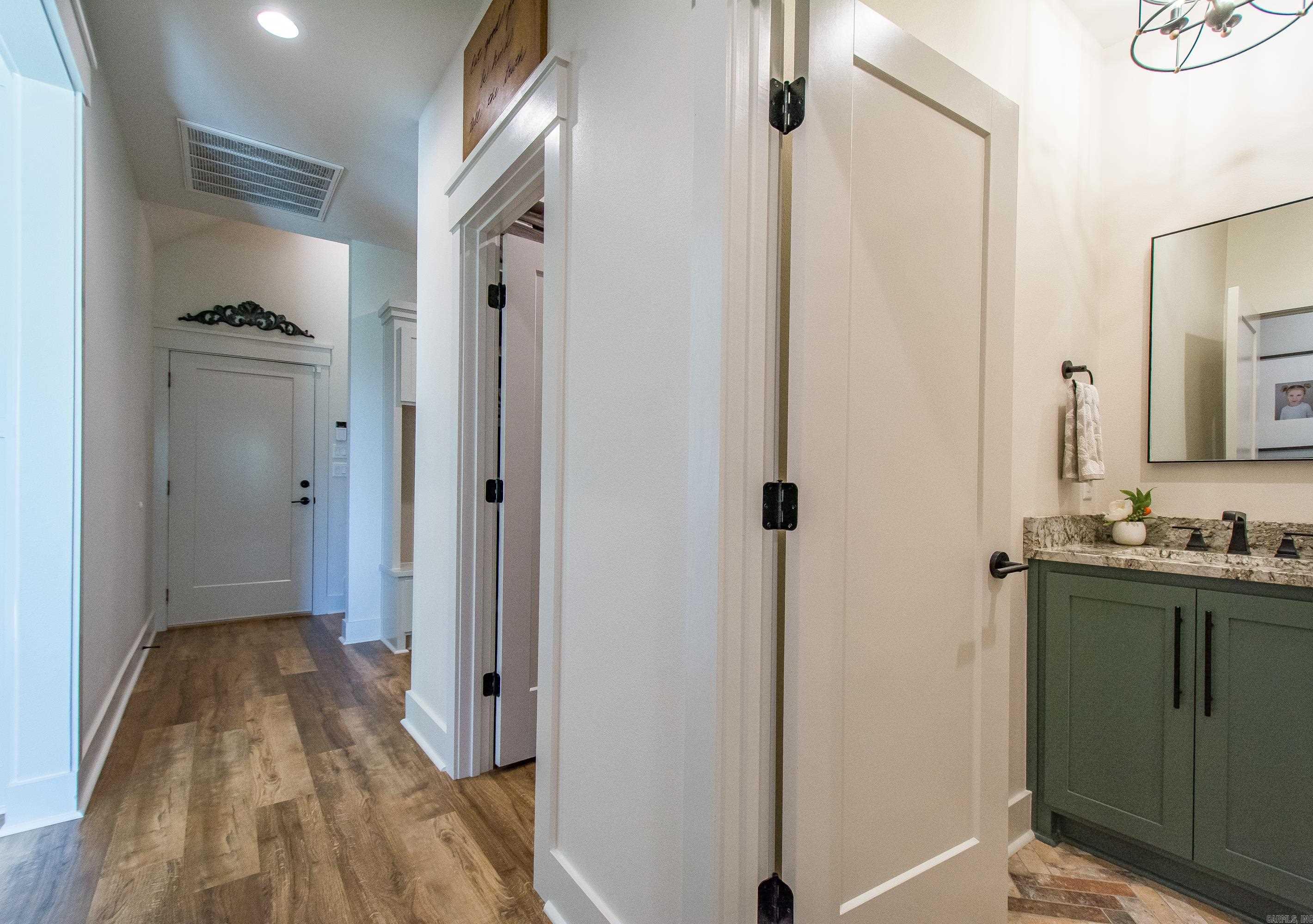 CREEKSIDE - Residential