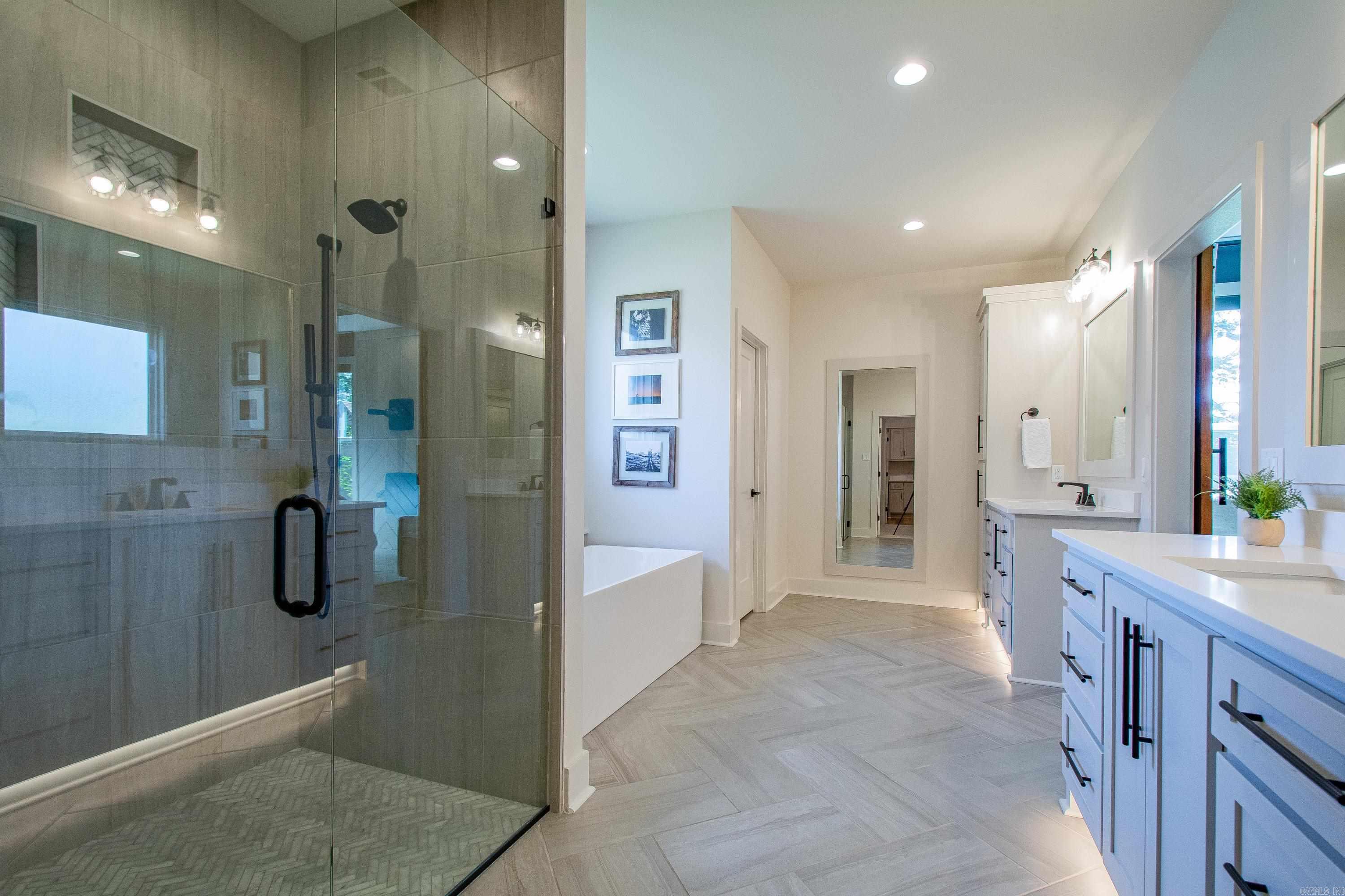 CREEKSIDE - Residential