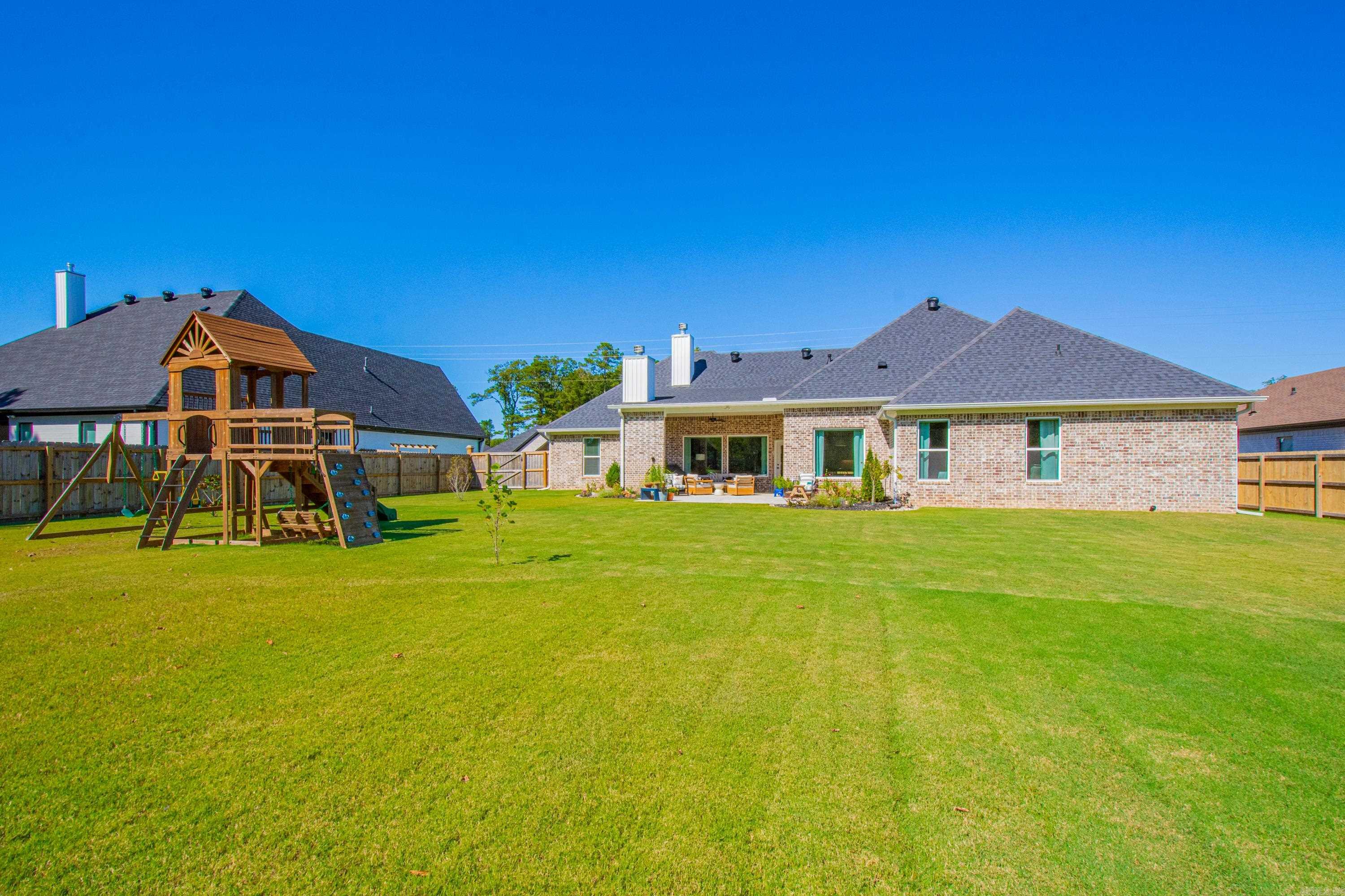 CREEKSIDE - Residential