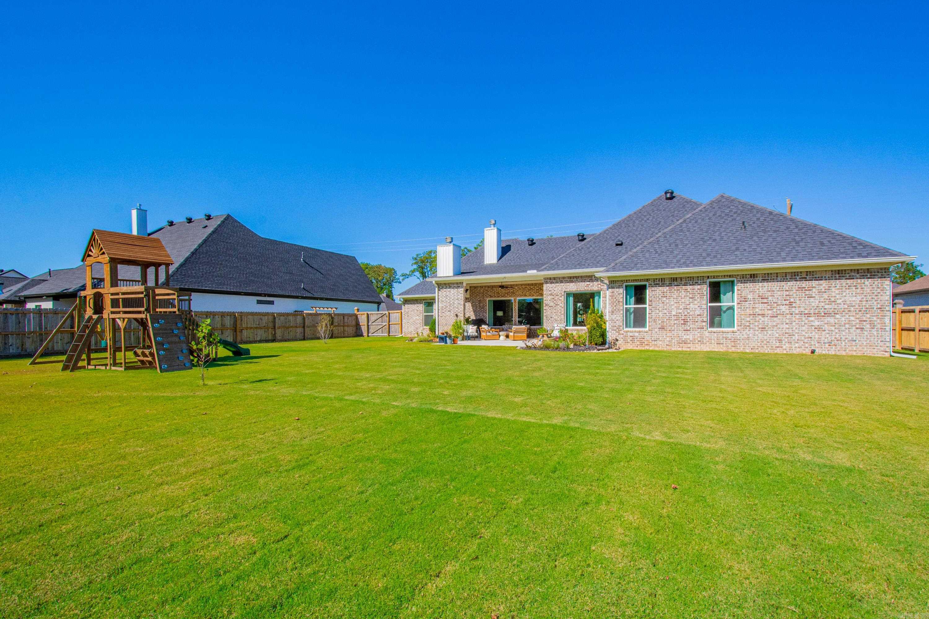 CREEKSIDE - Residential