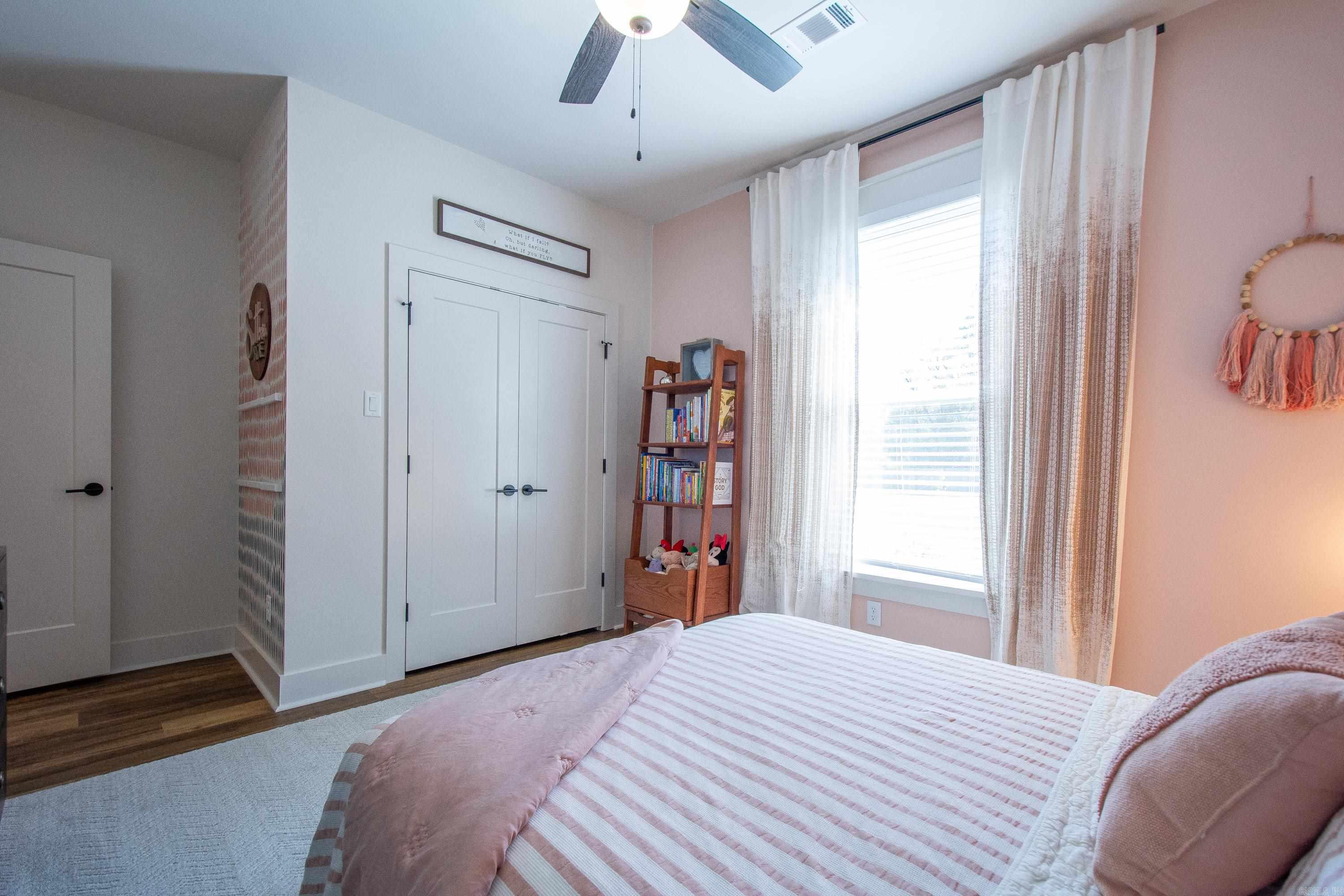 CREEKSIDE - Residential