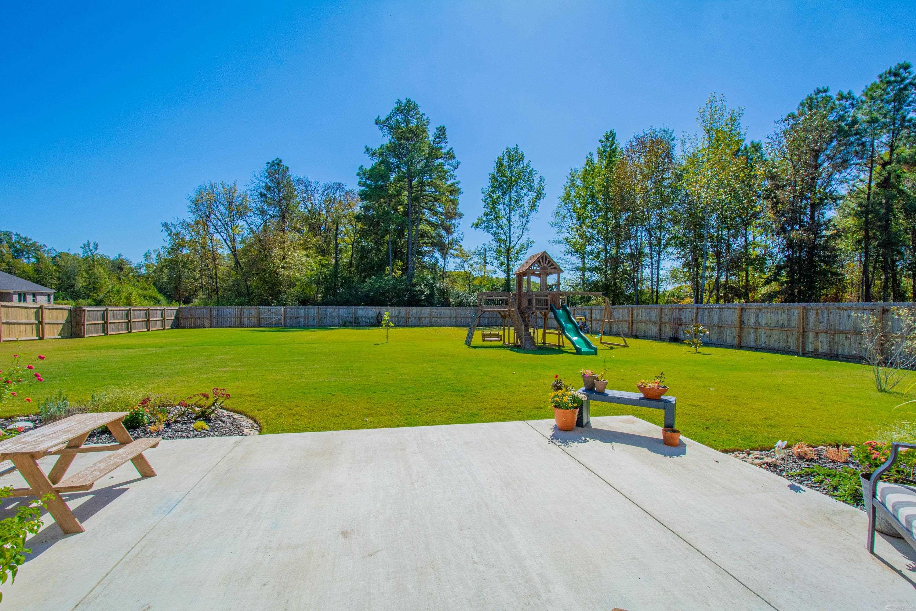 CREEKSIDE - Residential