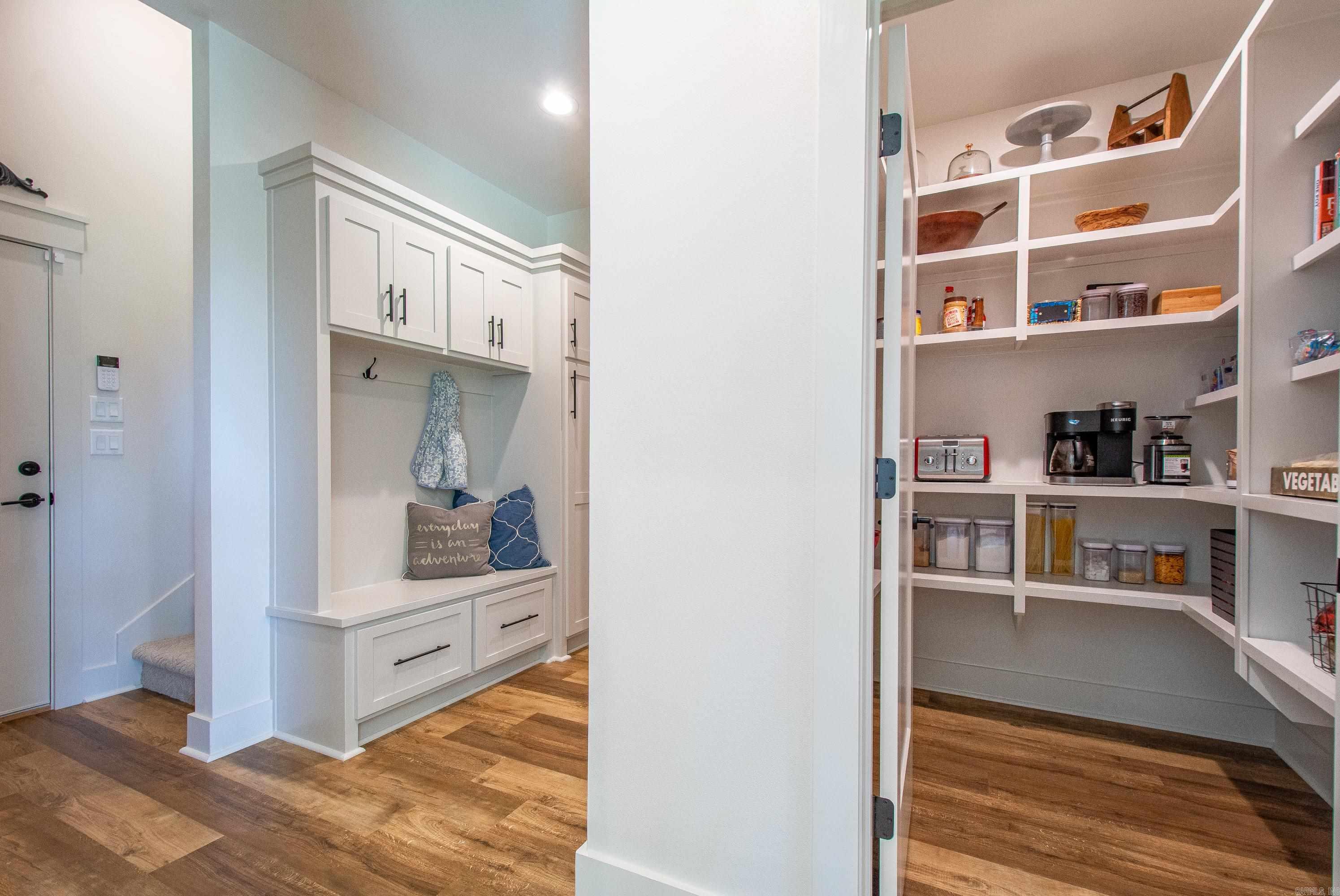 CREEKSIDE - Residential