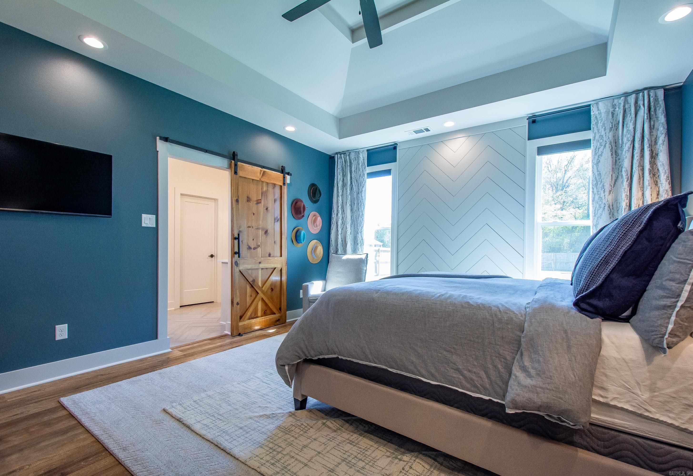 CREEKSIDE - Residential