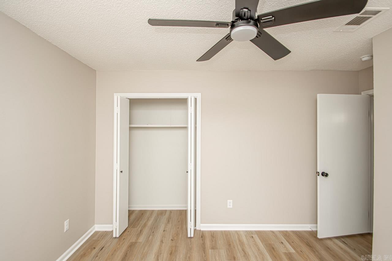 WOODLAND HILLS - Residential