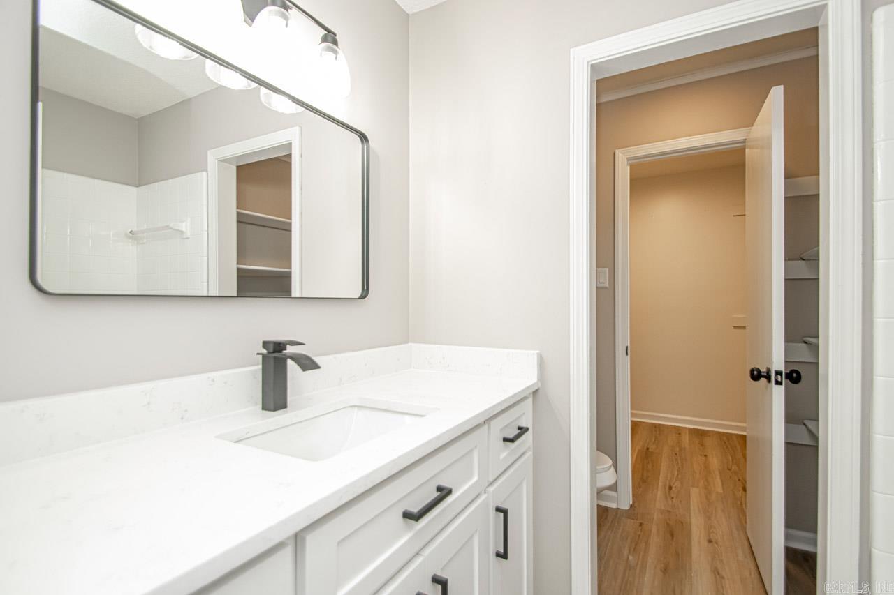 WOODLAND HILLS - Residential