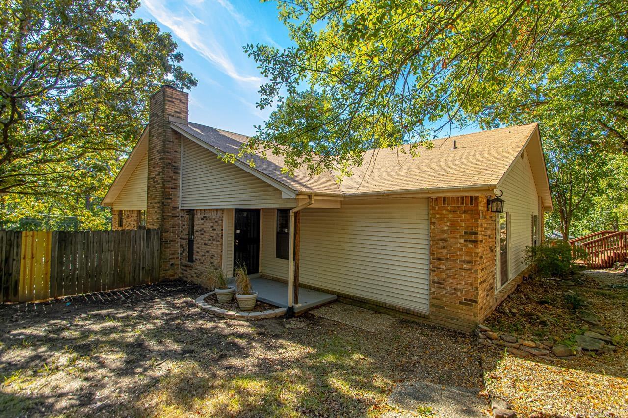 WOODLAND HILLS - Residential