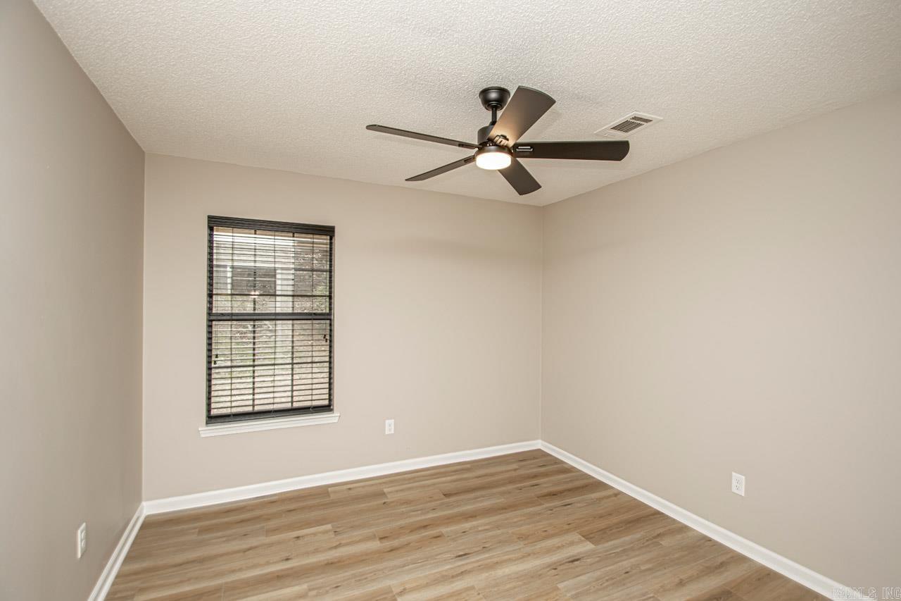 WOODLAND HILLS - Residential