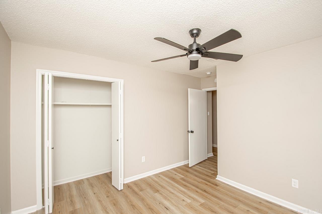 WOODLAND HILLS - Residential