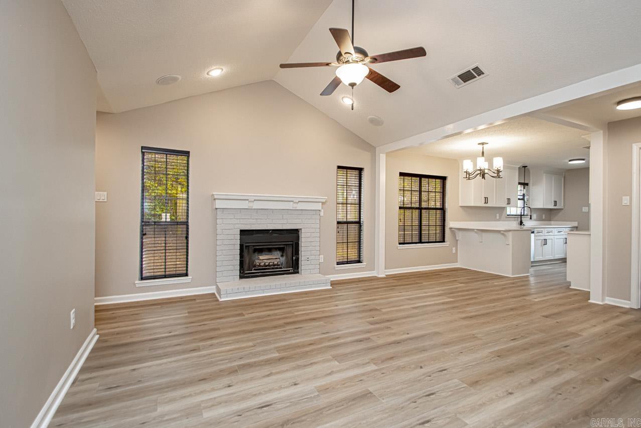 WOODLAND HILLS - Residential