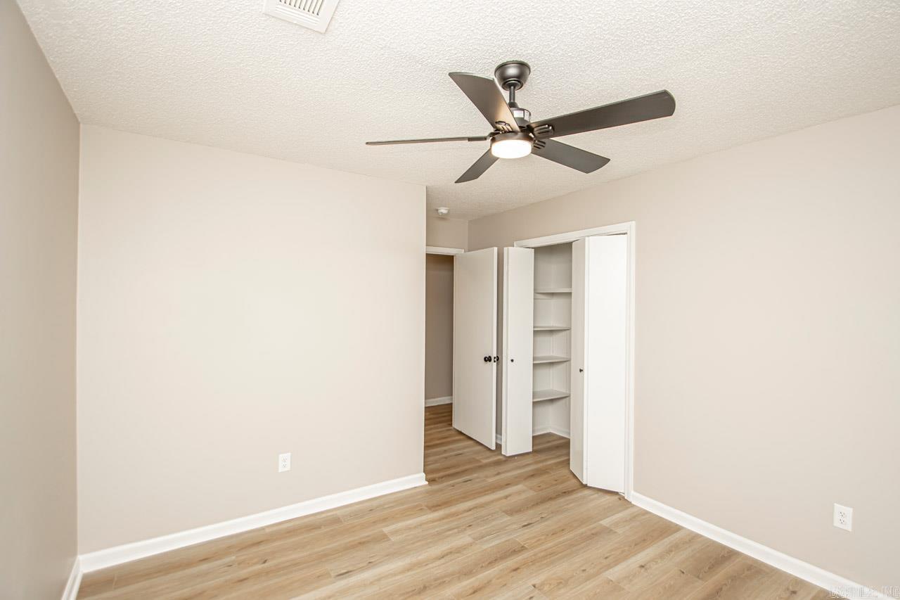 WOODLAND HILLS - Residential