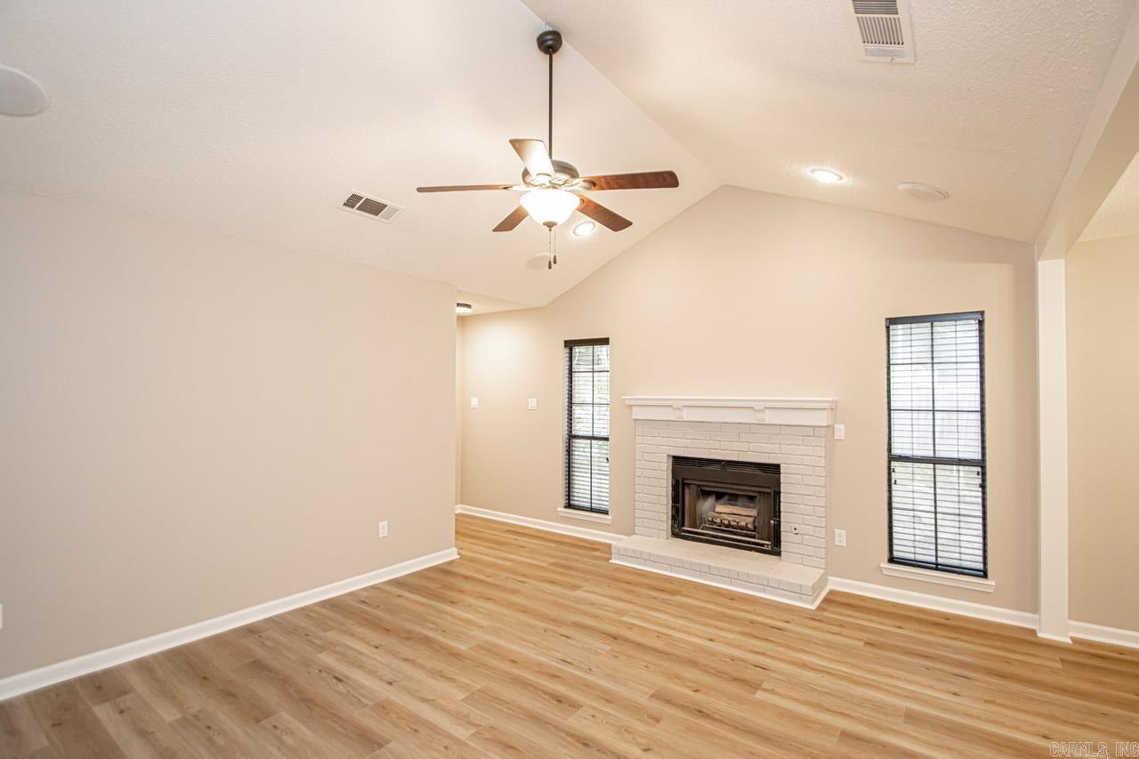 WOODLAND HILLS - Residential