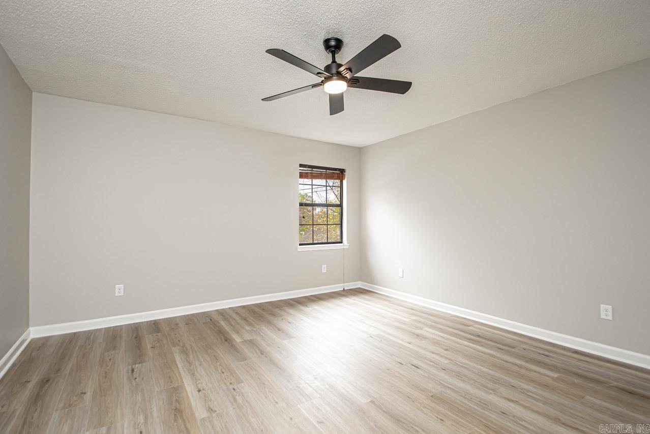 WOODLAND HILLS - Residential